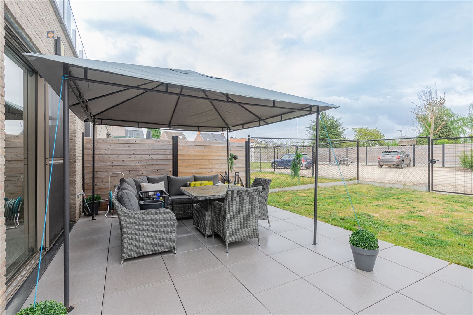 Instapklaar en energiezuinig gelijkvloersappartement met tuin en privé autostaanplaats foto 4
