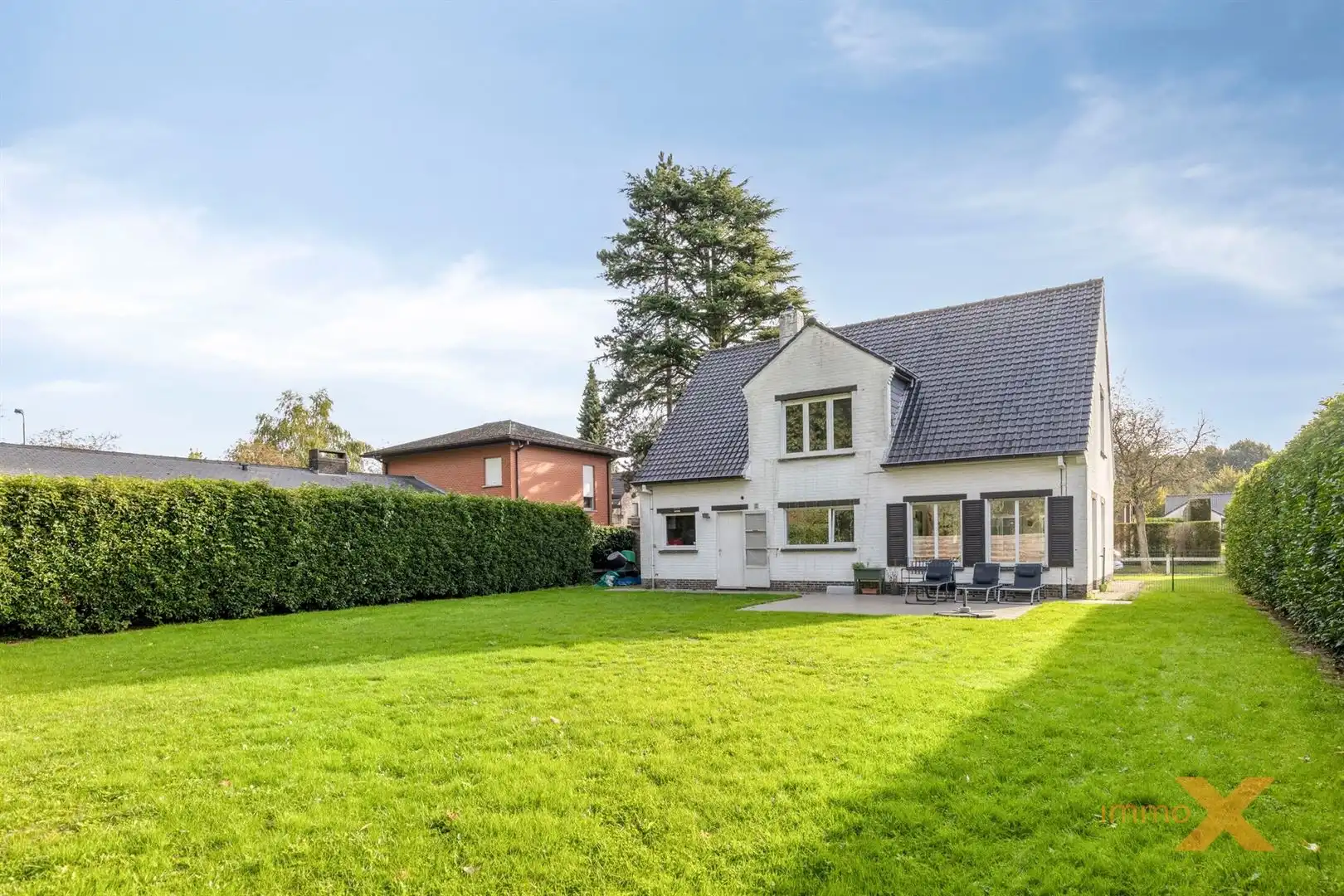 RUIME VILLA MET 4 SLPKS EN GROTE GARAGE foto 32
