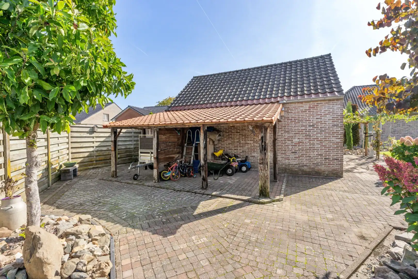 Stijlvolle gelijkvloerse gezinswoning op een perceel van 13a66ca op een rustige locatie te Kinrooi!  foto 39