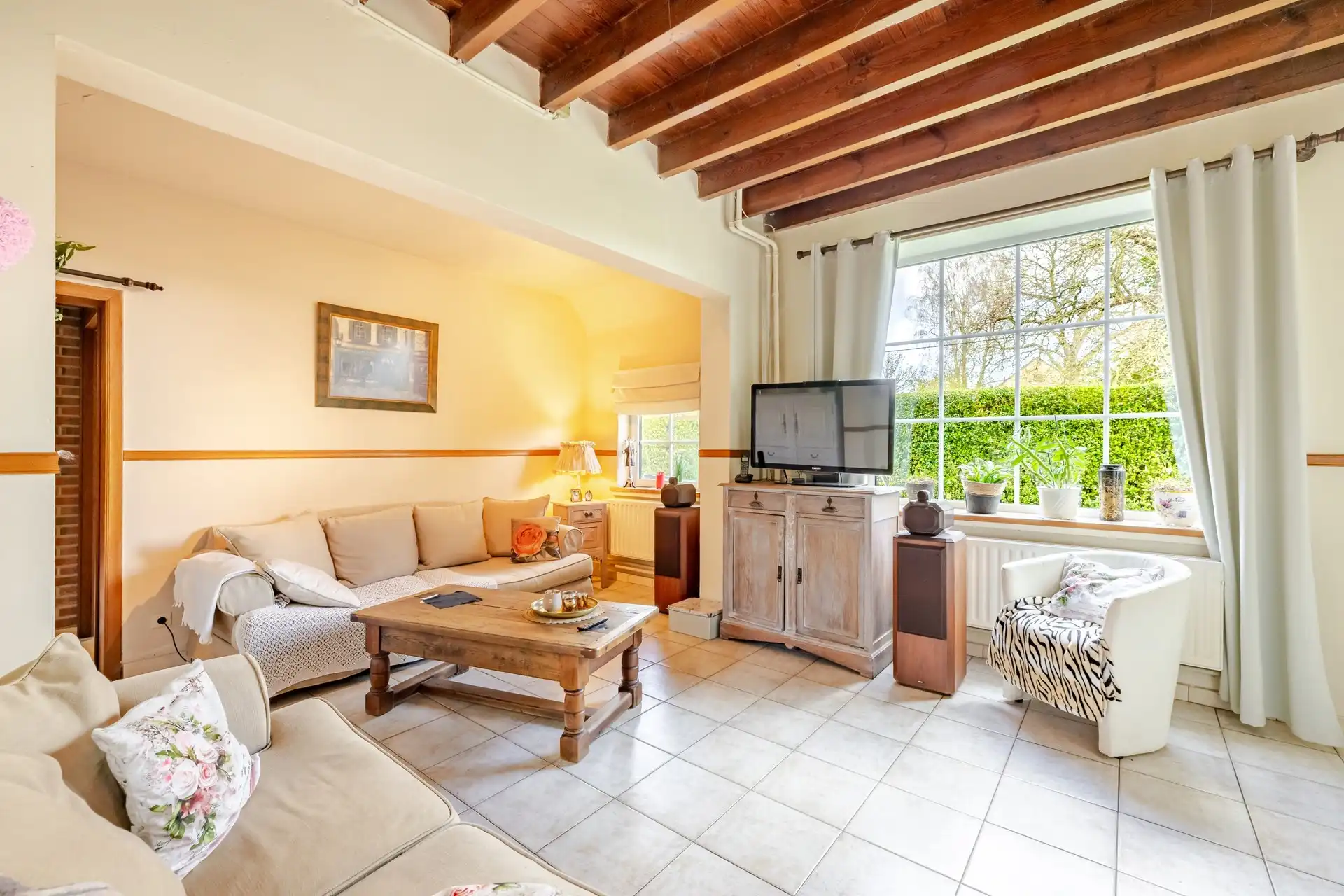 Charmante woning met grote tuin! foto 5