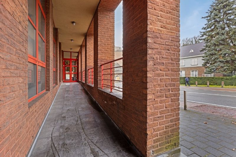 Handelspand van 400m² in het Centrum van Genk foto 2