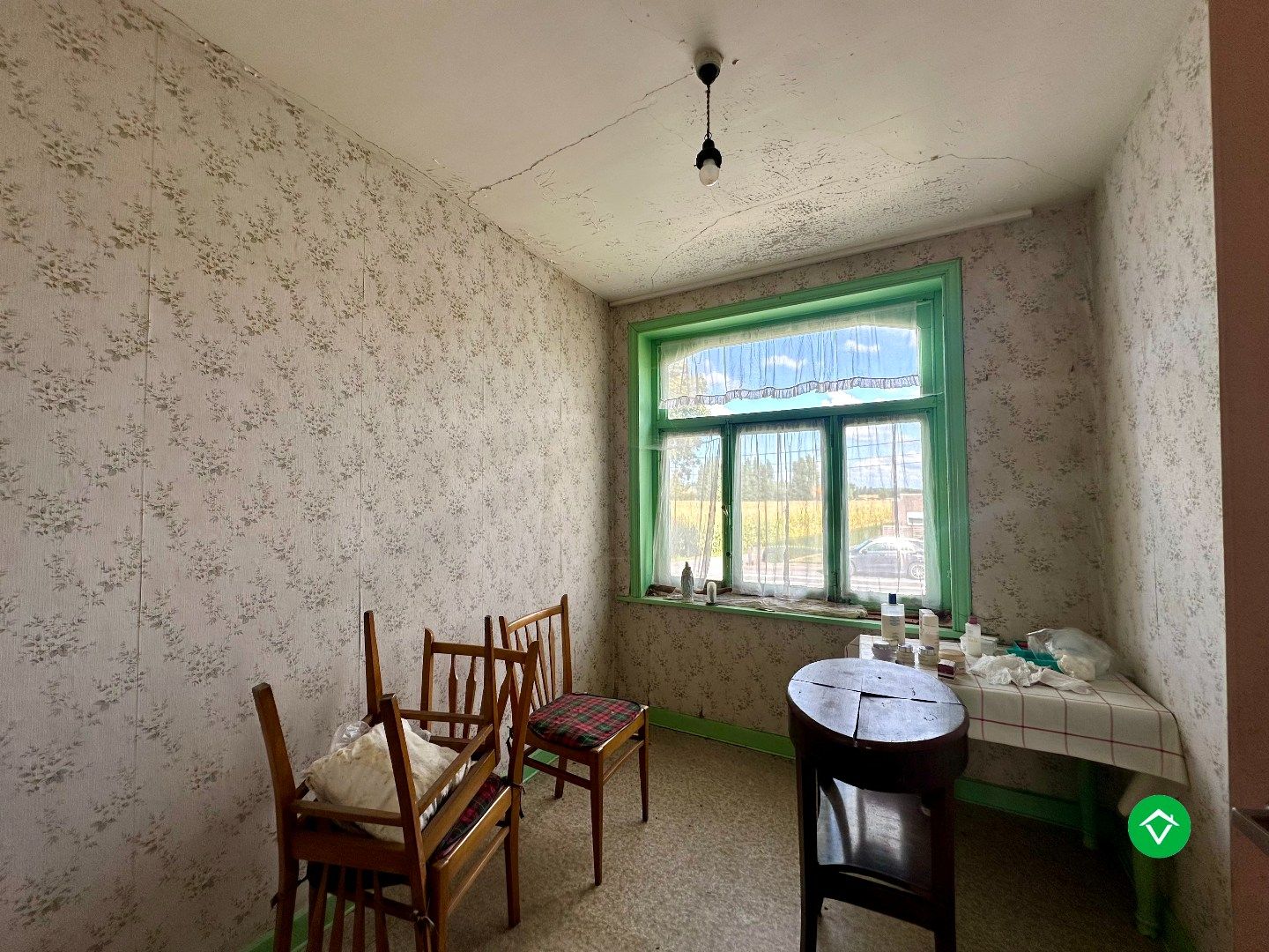 Te renoveren of te slopen woning op ruim perceel van 854 m² in Ichtegem - ideale opportuniteit voor wie wil bouwen of renoveren in een landelijke omgeving. foto 14