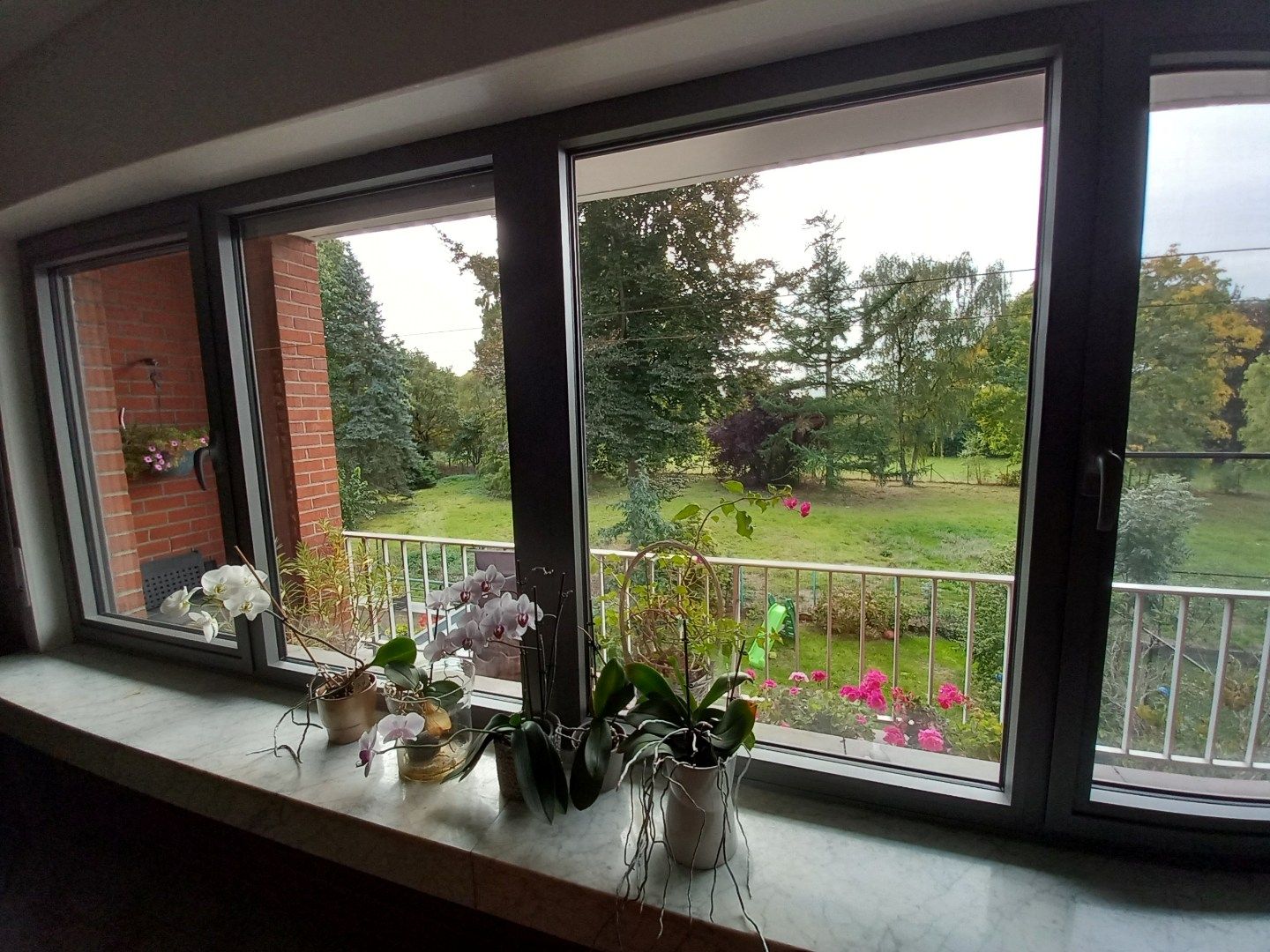 Ruim en licht appartement met prachtig zicht op groen 🌿: 2 slpk en bureau + garage + terras + extra ruimte foto 13