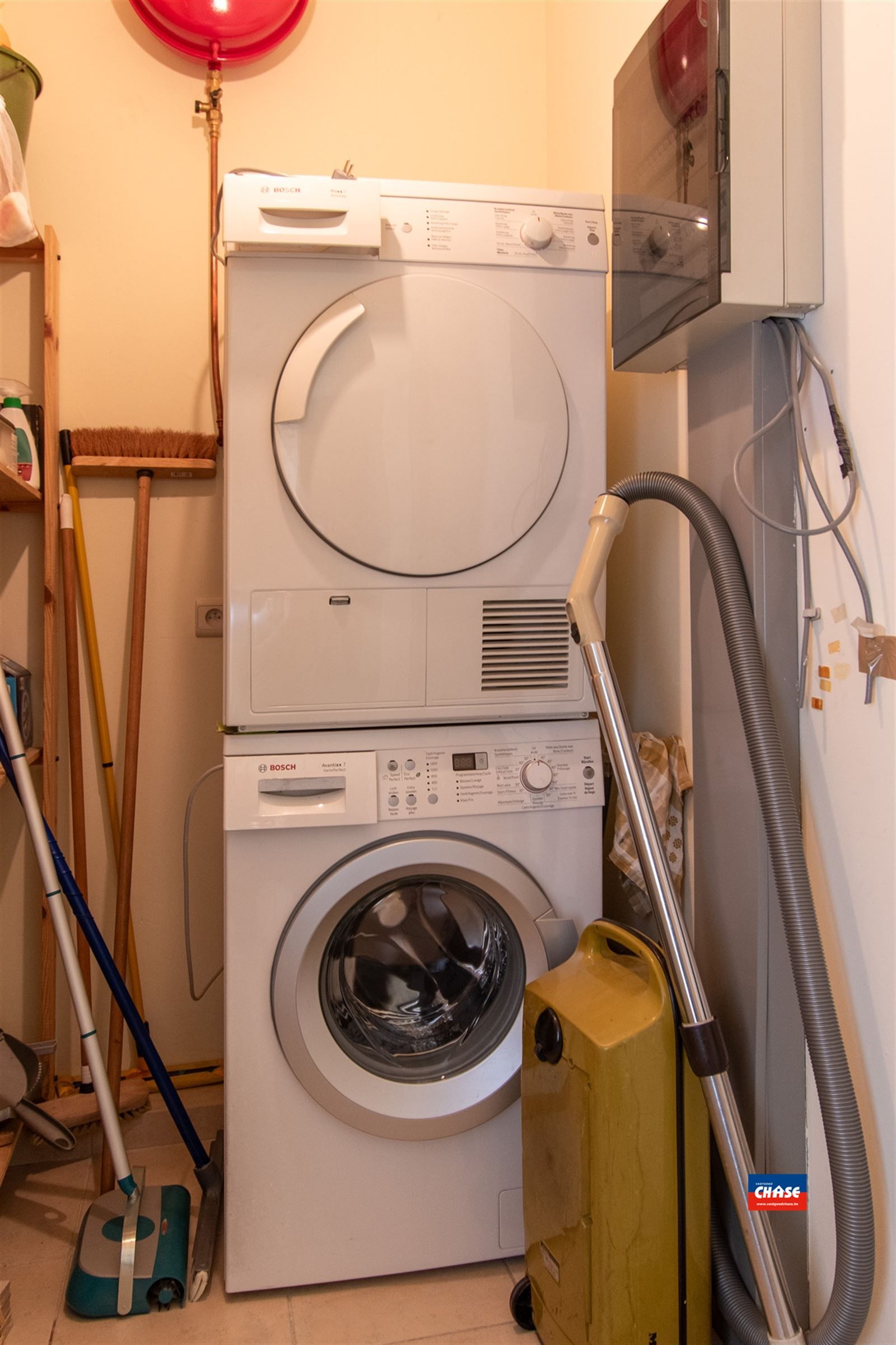 Zeer ruim appartement met 2 grote slaapkamers, mooi terrasen ondergrondse autostaanplaats foto 15