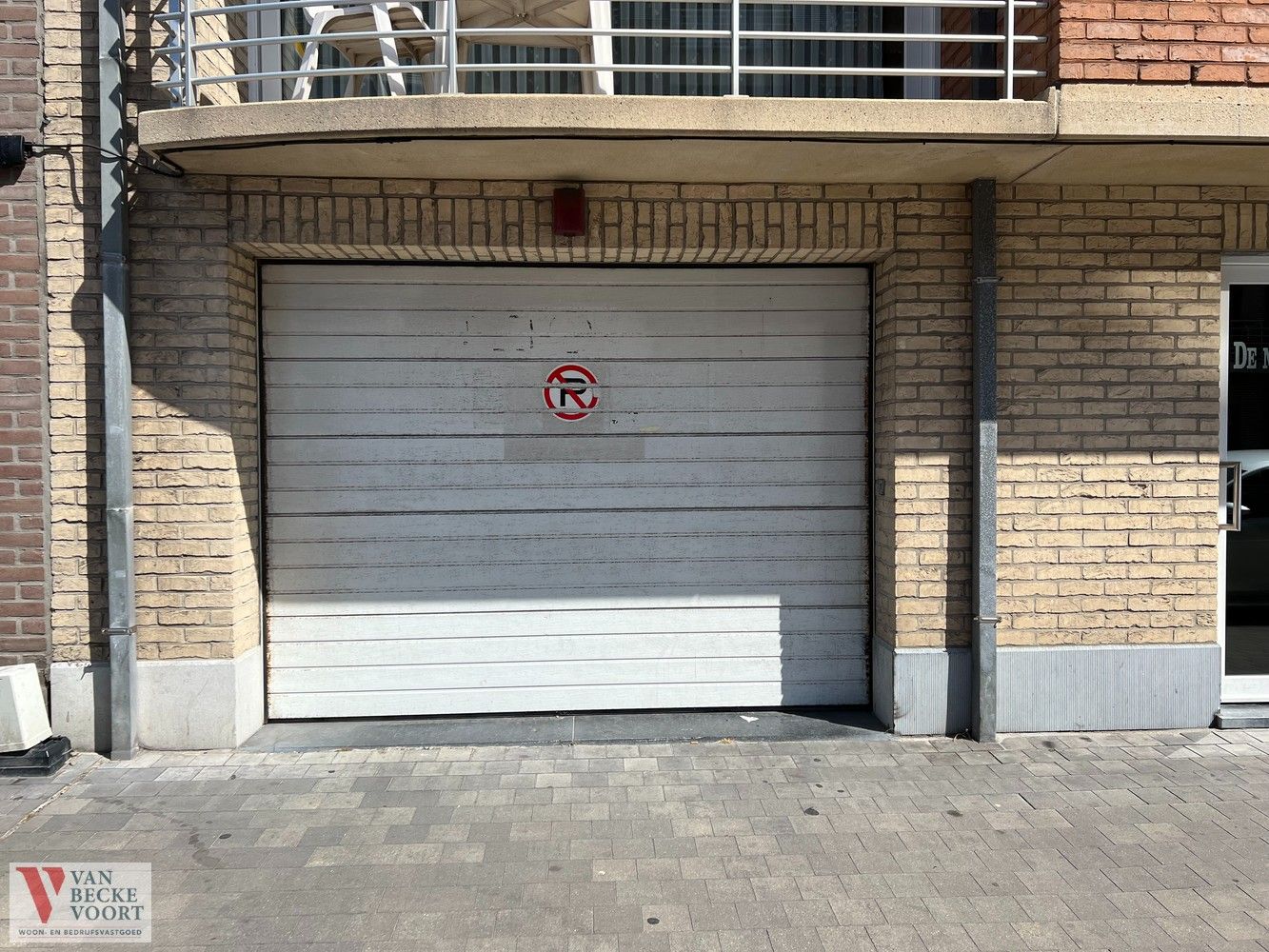 Garage te koop Torhoutsesteenweg 392-394 - 8400 Oostende