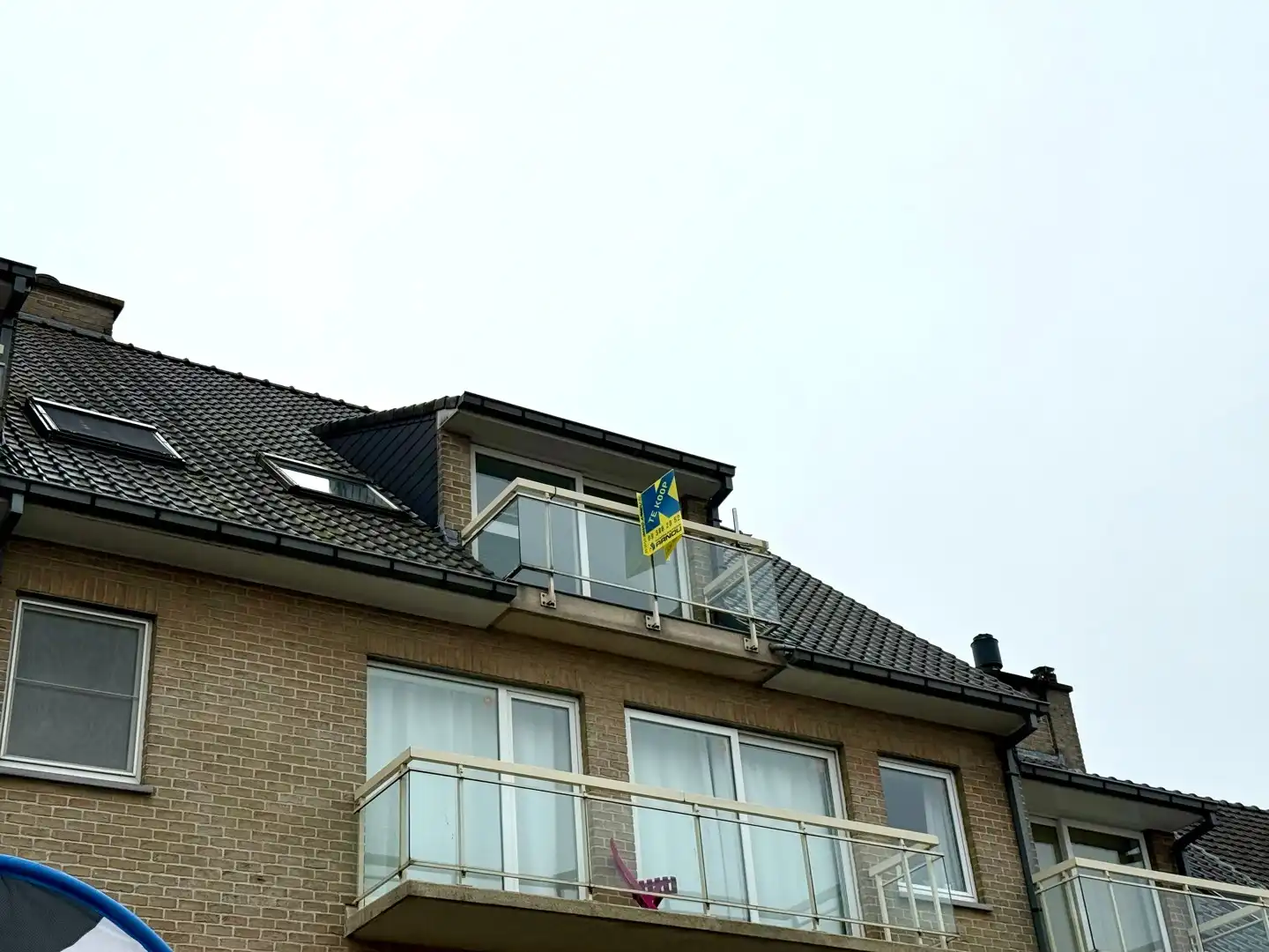 Dakappartement met 2 slaapkamers, 2 douchekamers en parkeerplaats foto 4
