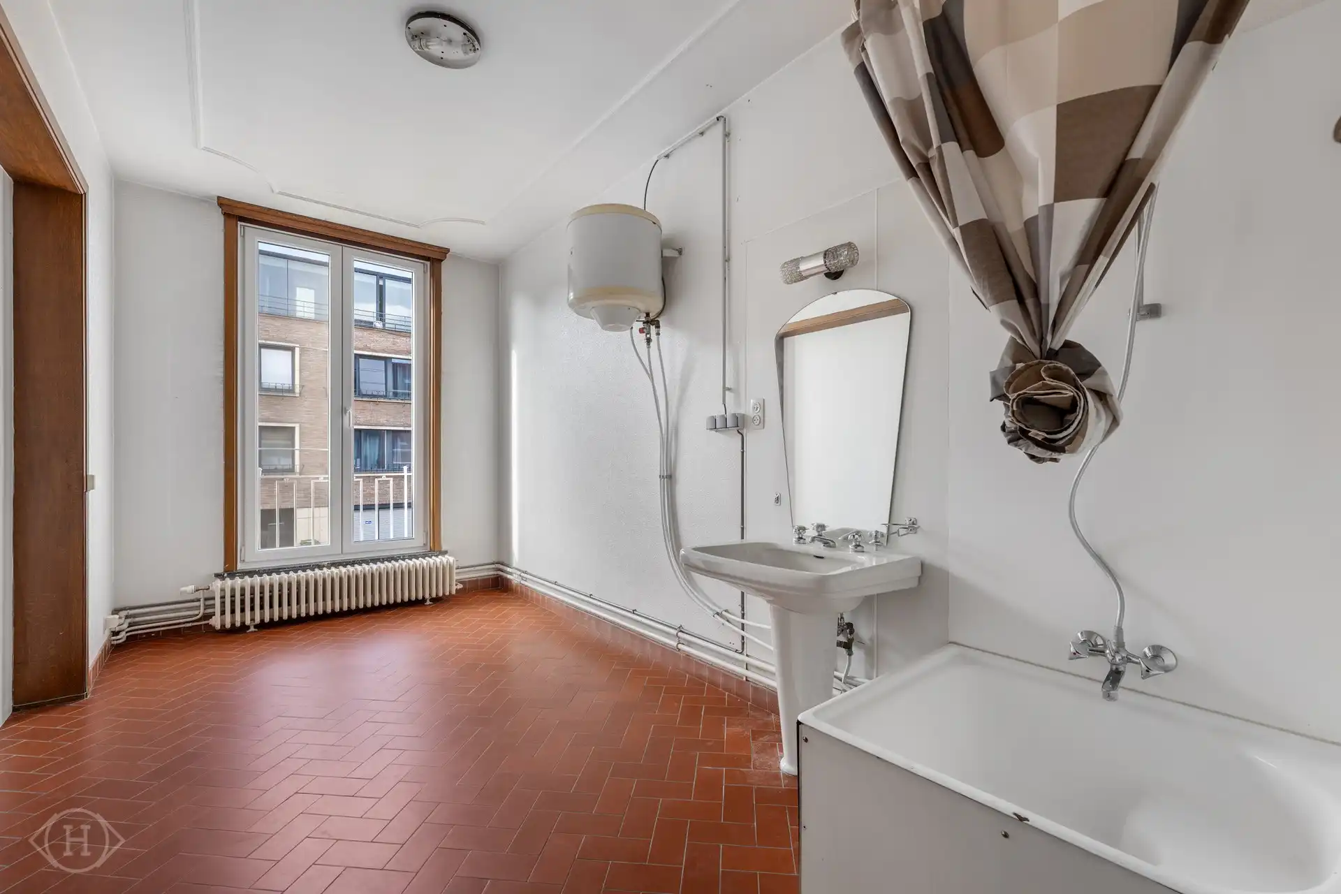 Lichtrijke, te renoveren herenwoning met epc B foto 20
