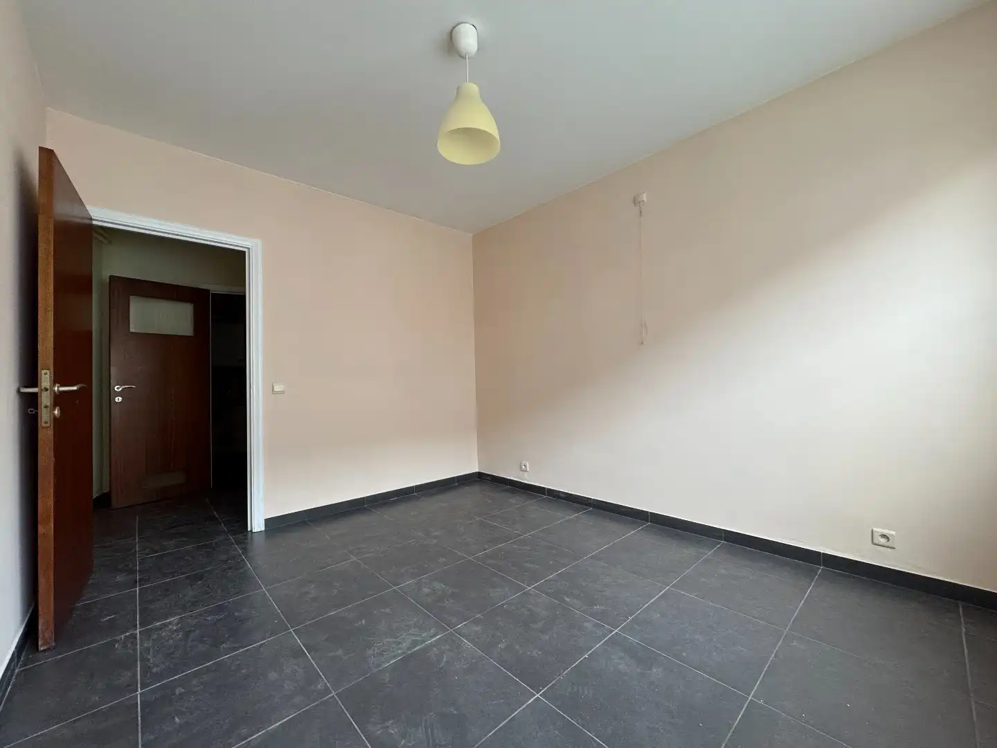Ruim hoekappartement met garage foto 6
