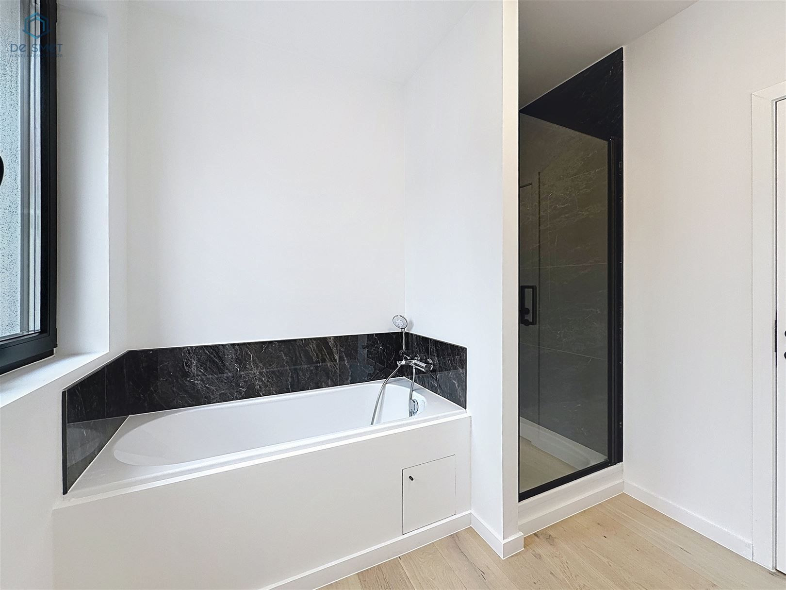 Prachtig gerenoveerde herenwoning met 5 slpks, 2 badkamers en tuin in het hart van Geraardsbergen foto 15