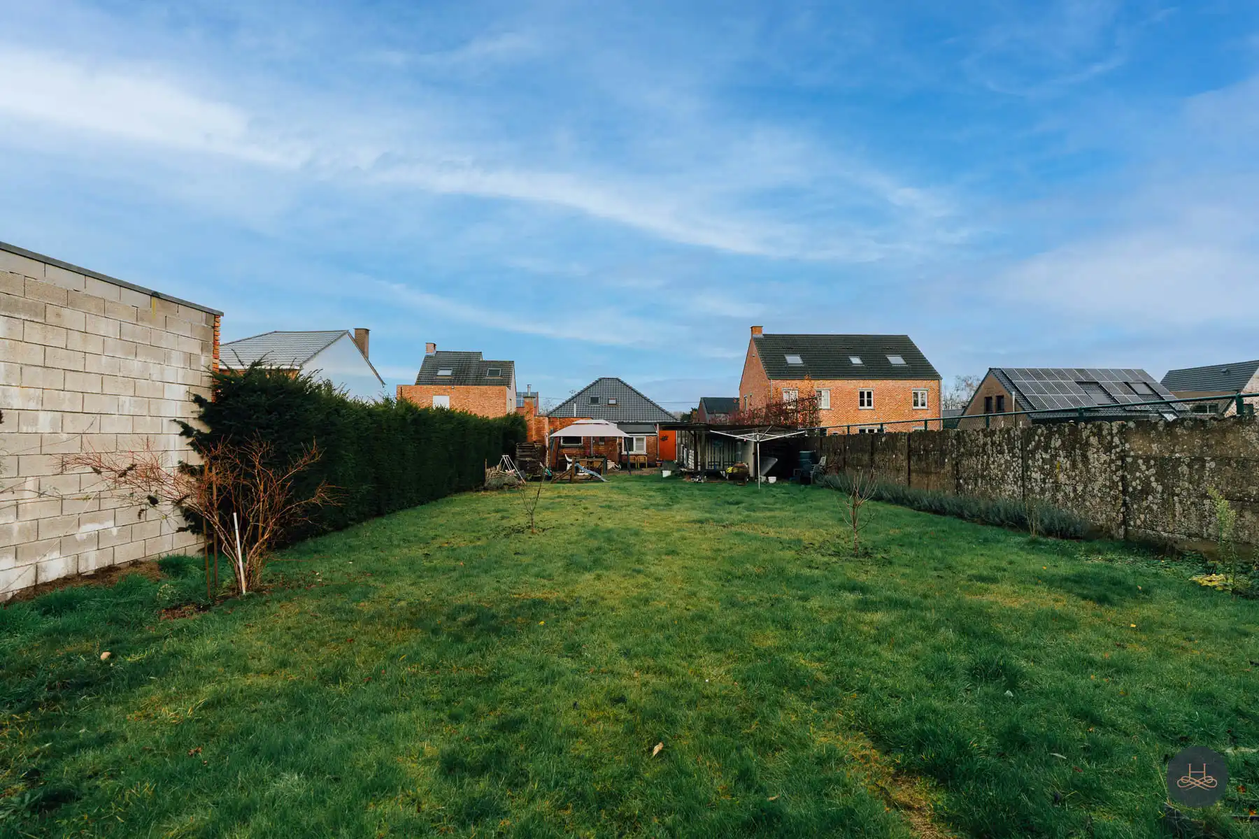 Gezinswoning met renovatiepotentieel op knap perceel foto 26