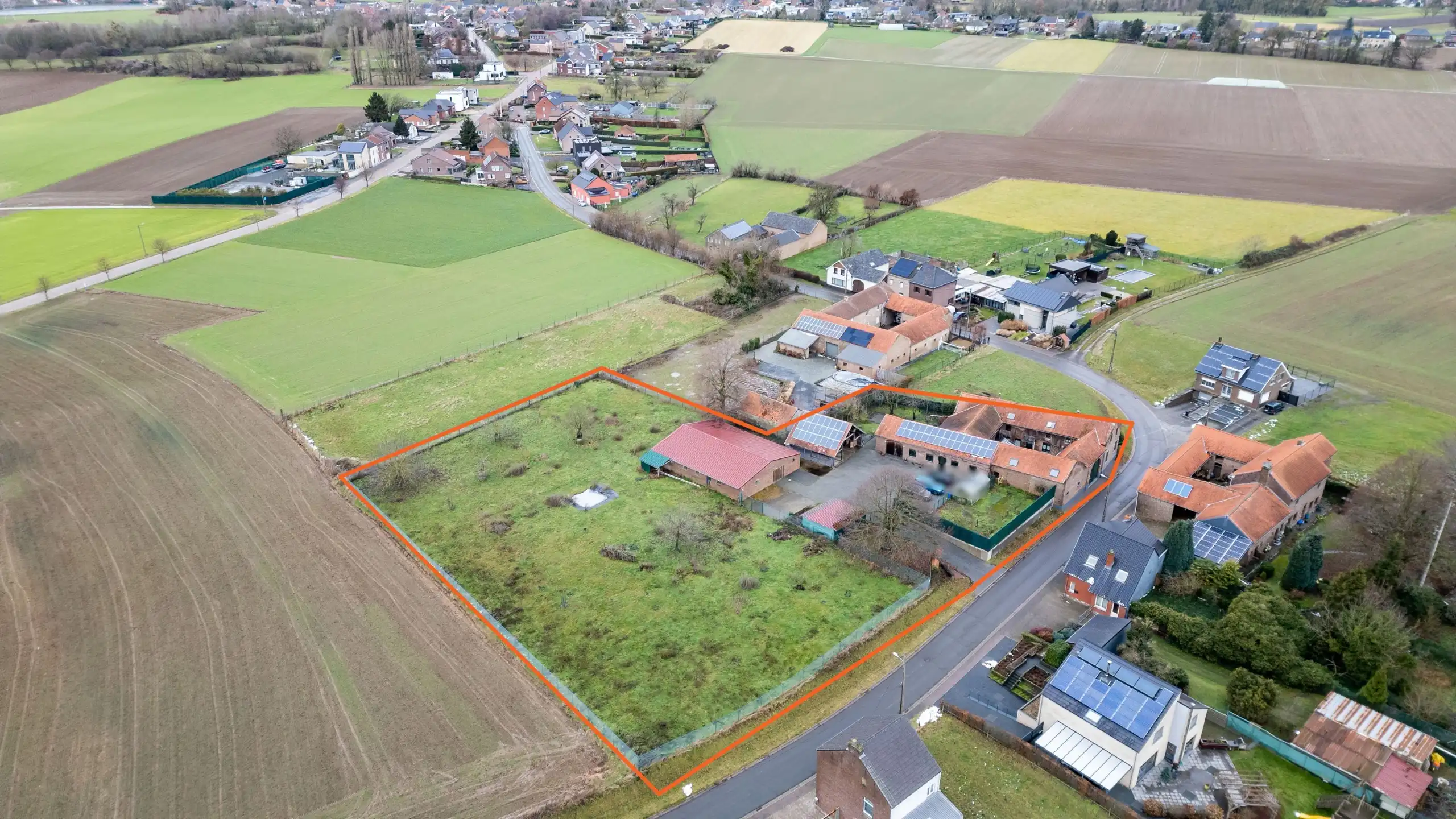 BILZEN - Charmante vierkantshoeve op +/- 60a foto 2