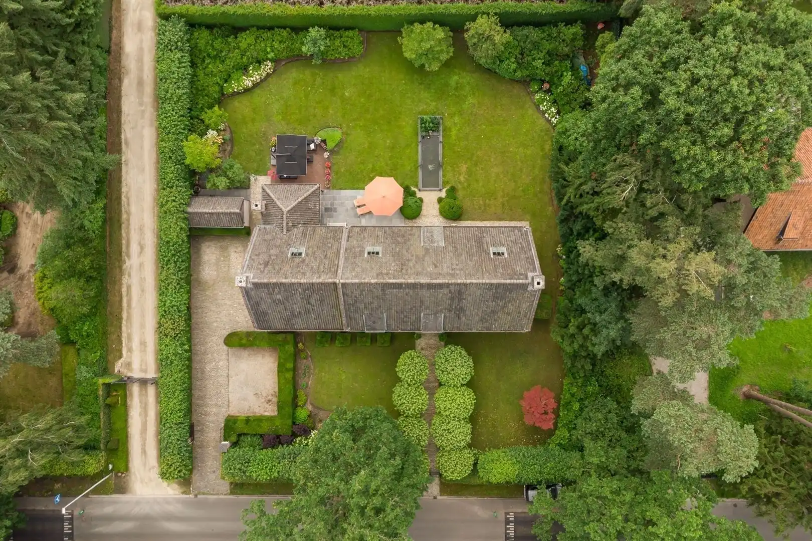 Uitzonderlijke villa met 615 m² woonoppervlakte in KONINGSHOF foto 4