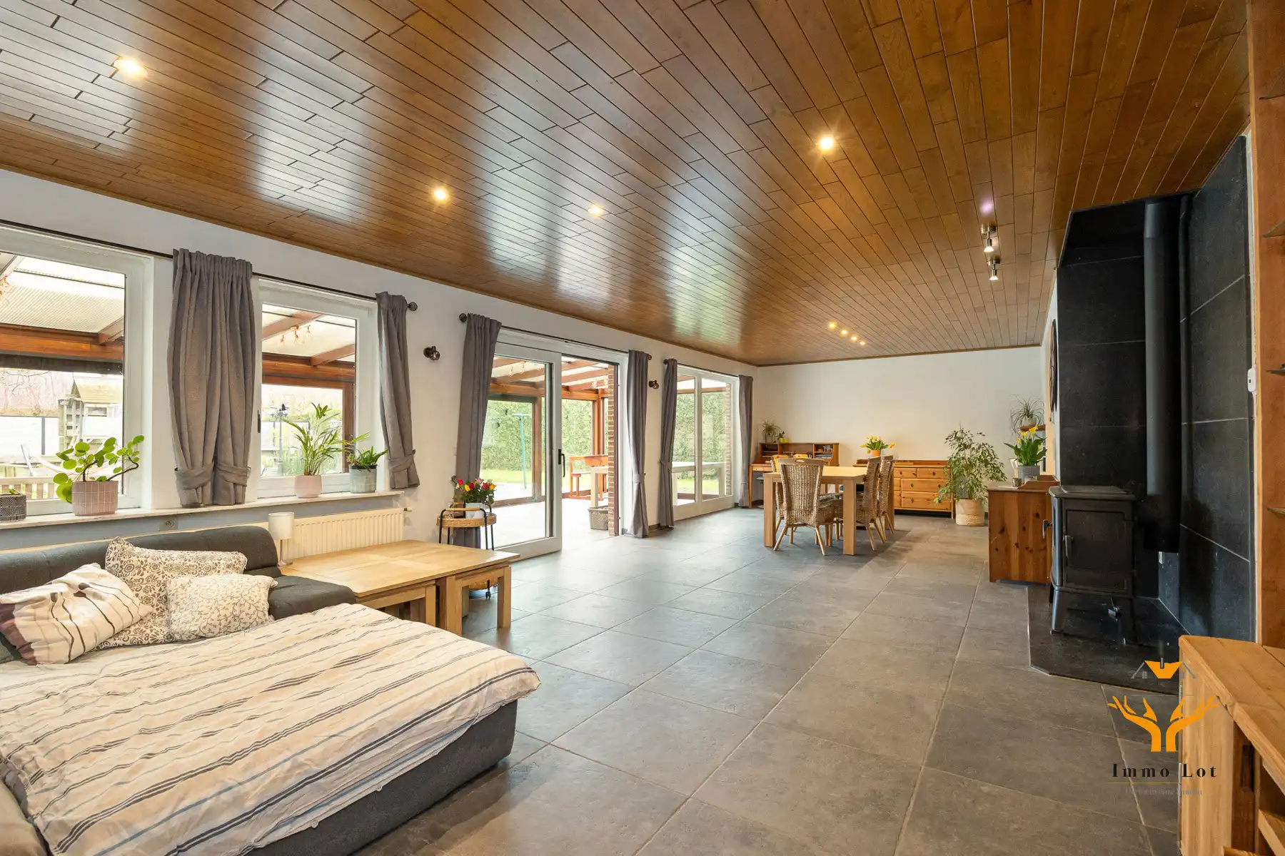 Instapklare gezinswoning met 7 slpk en tal van mogelijkheden foto 3