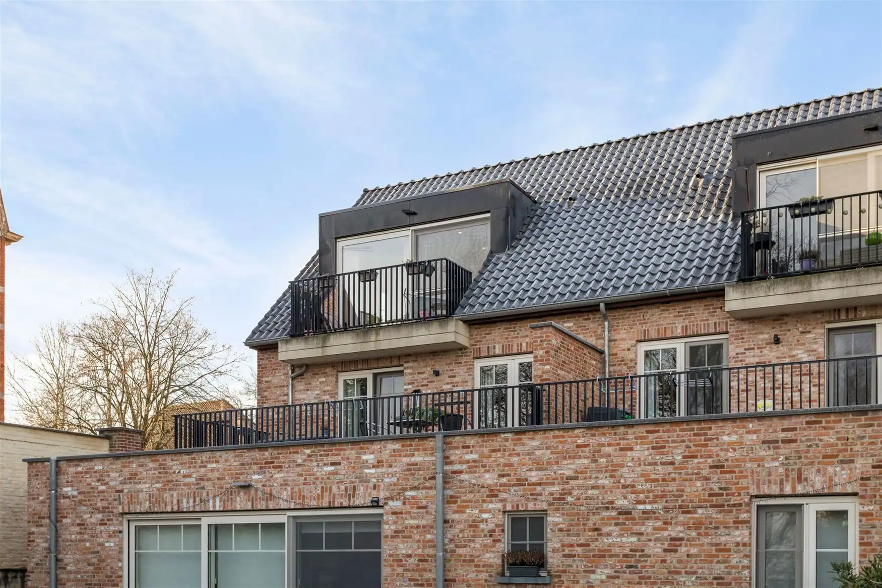 Appartement met terras en autostaanplaats foto 12