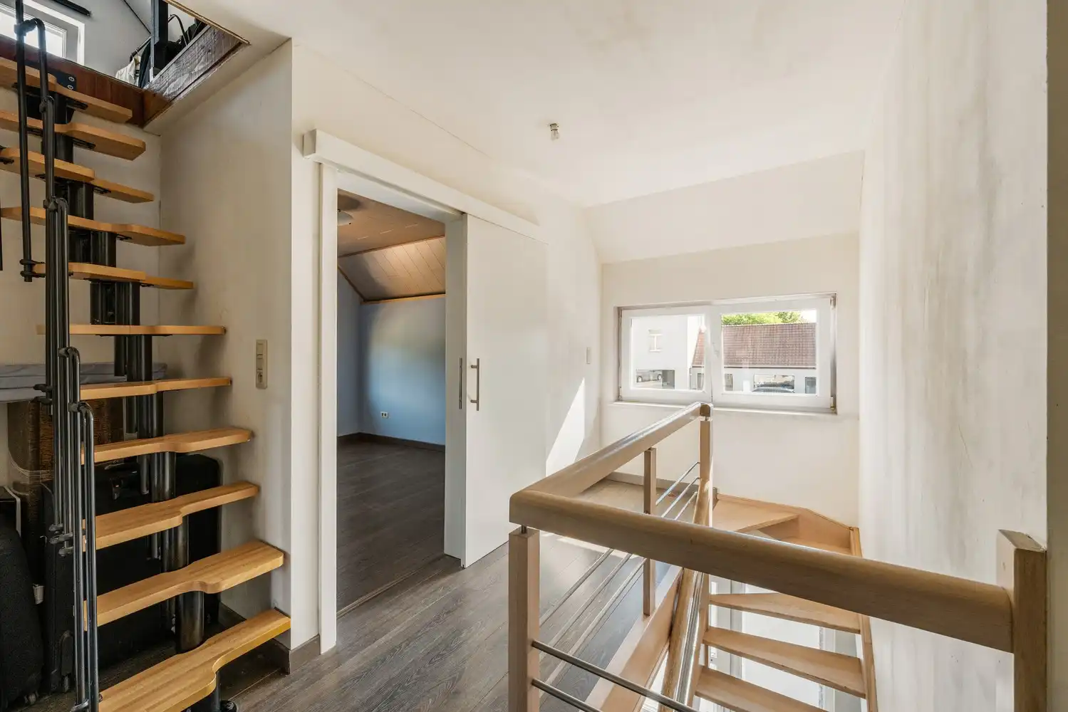 Veelzijdige recente woning (MARIO SMOS) met ruime woonopp. én mogelijkheden voor wonen én werken foto 15