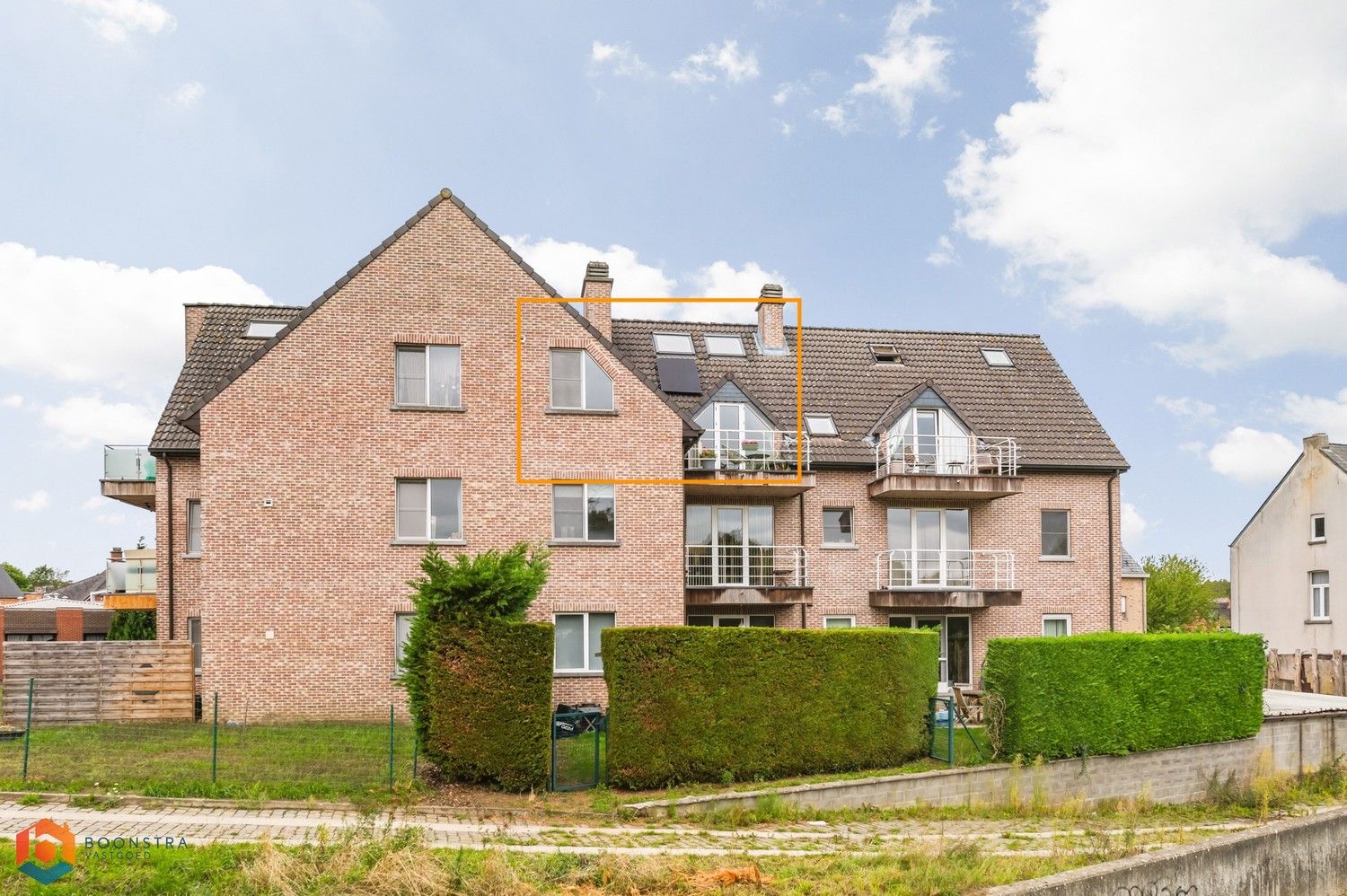 Energiezuinig duplex appartement met 2 slpkrs, terras, zonnepanelen en airco foto 2