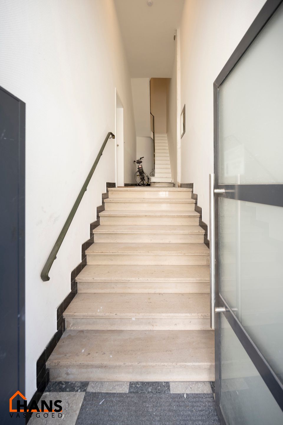 Gerenoveerd appartement foto 15