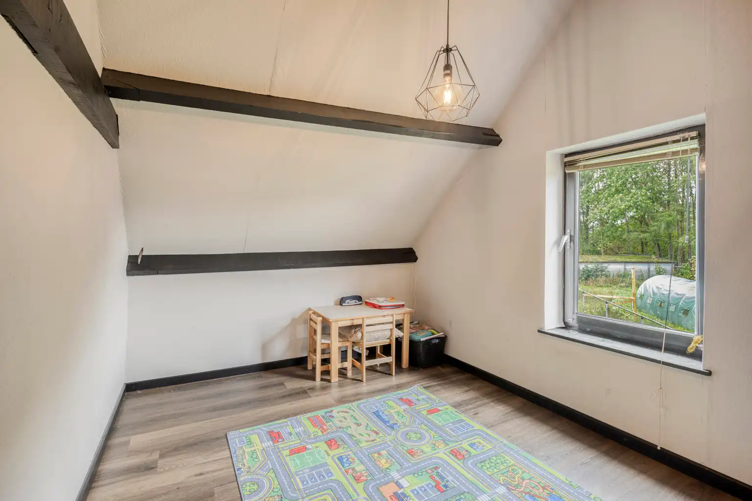 Ruime laagbouwwoning op 1806m² met omheinde tuin foto 22