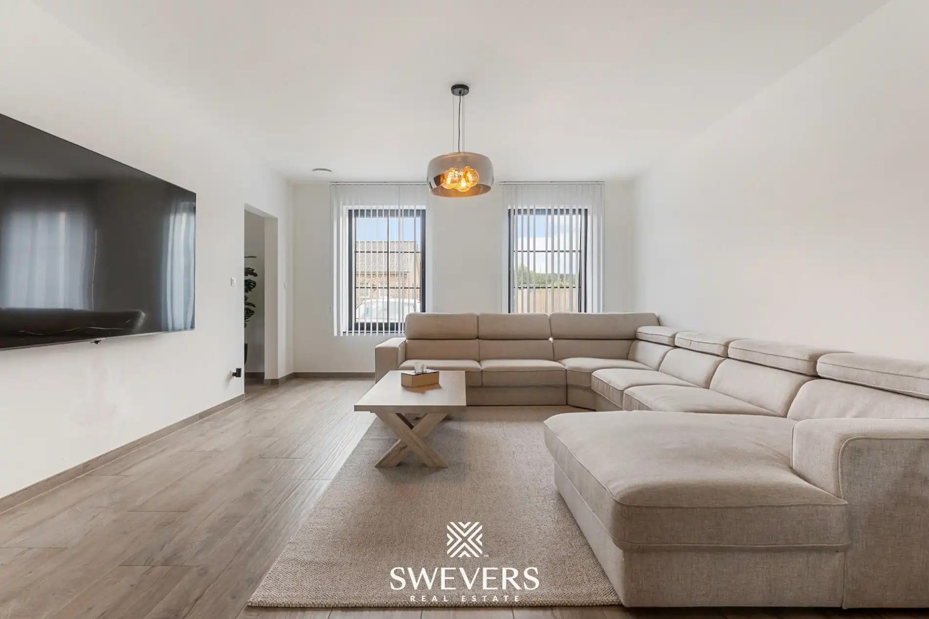 Ruime recente woning ( 314m²) op 6 are 80 ca in Paal  foto 3