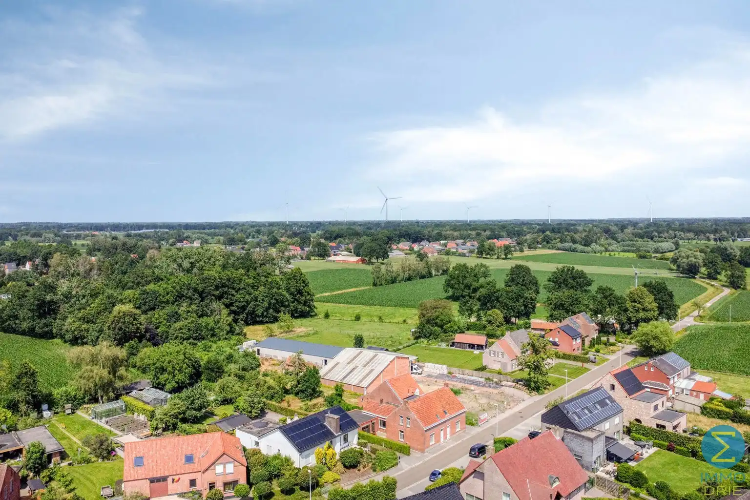 Te renoveren woning op perceel van 681m² foto 2