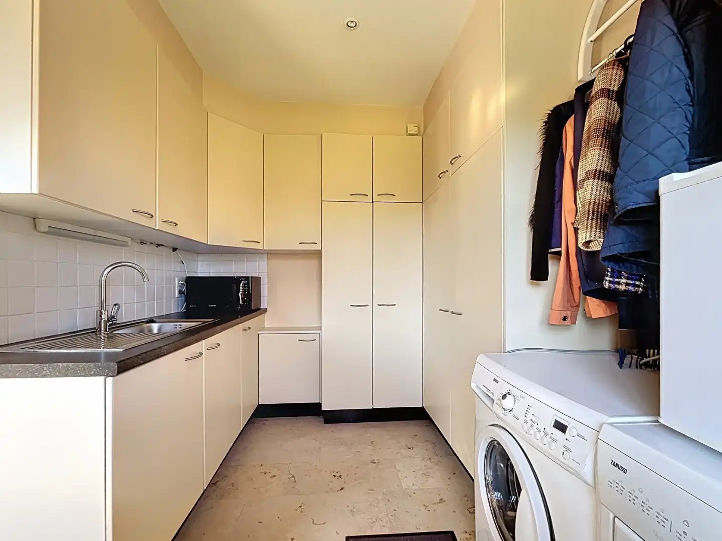 Charmante woning volledig instapklaar, rustig gelegen met EPC label B foto 8