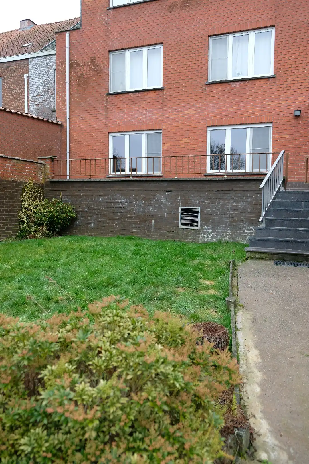 Gerenoveerd appartement met 2 slaapkamers, terras en tuin centrum Brakel foto 23