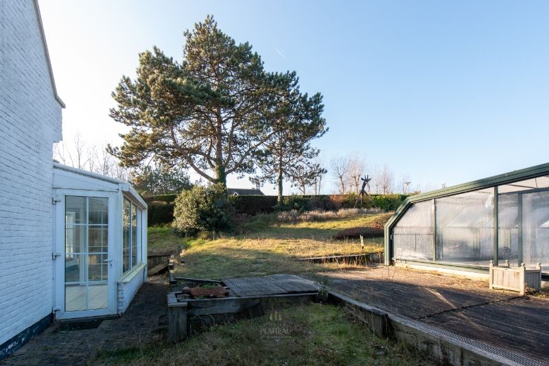 Grote villa op 1533m² gelegen centraal in de Simli-wijk te Nieuwpoort-Bad. foto 37