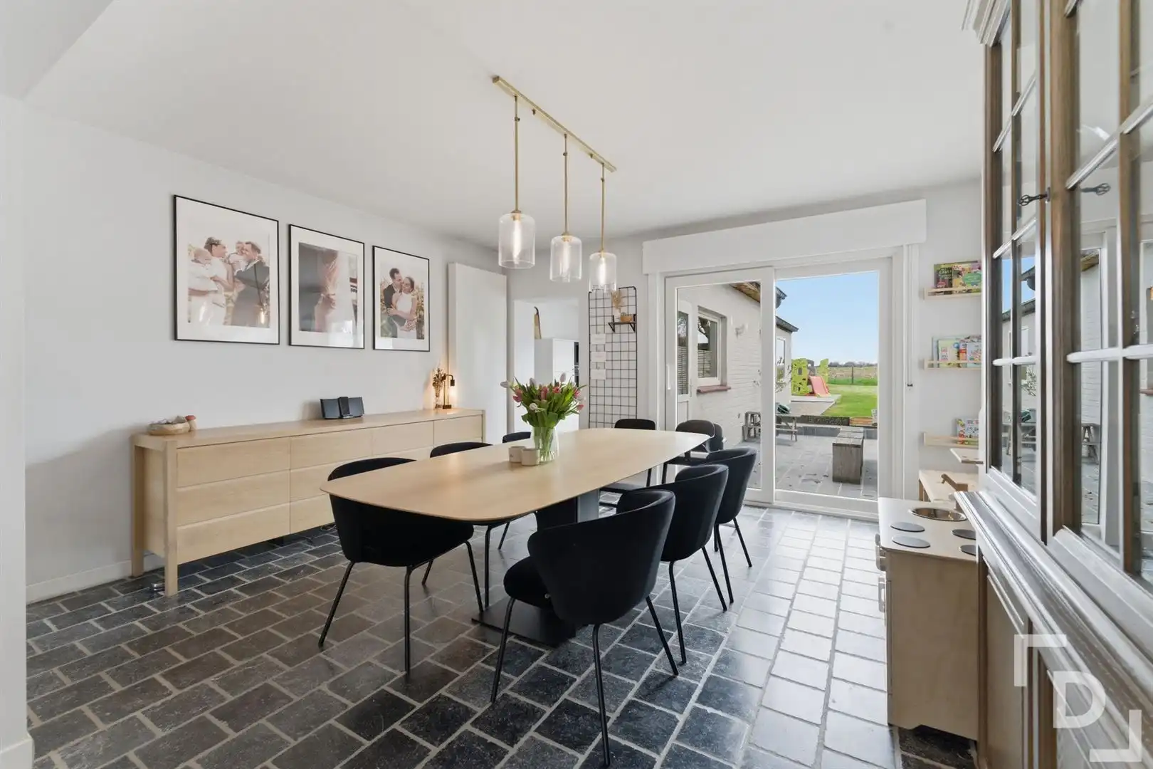 Gerenoveerde HOB met 3 slaapkamers en tuin te koop in Sint-Jan. foto 3