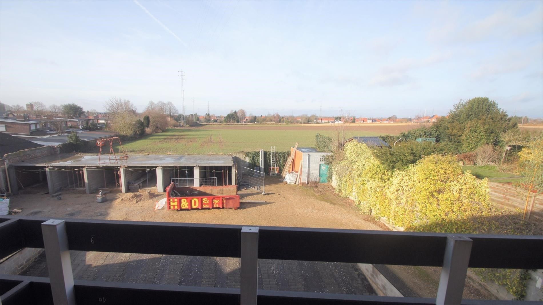 Ruim, goed gelegen appartement met 3 slpks, garage en terrasje foto 10