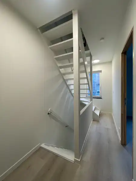 Totaal gerenoveerde woning met terras nabij UZ Gent foto 15
