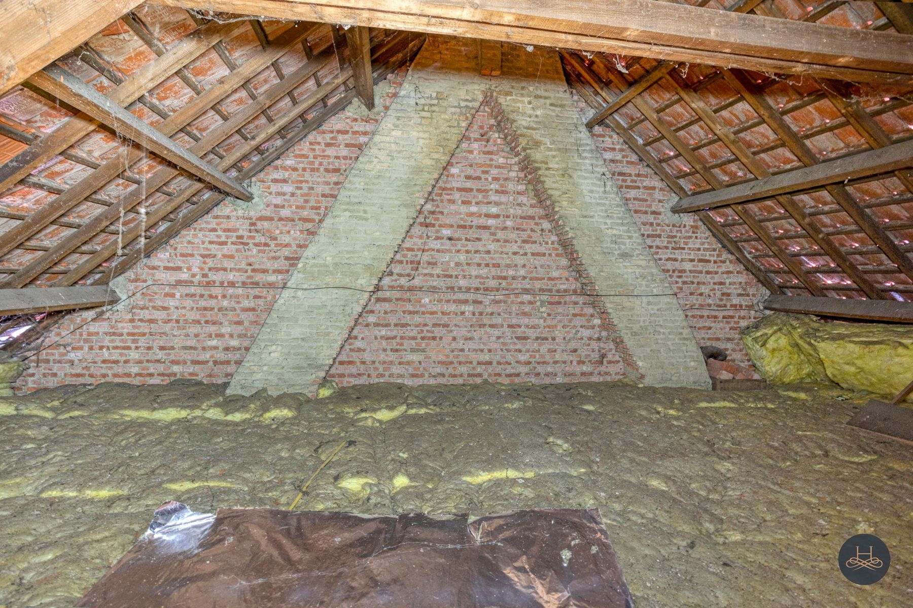 Halfopen woning met tuin en renovatiepotentieel foto 20