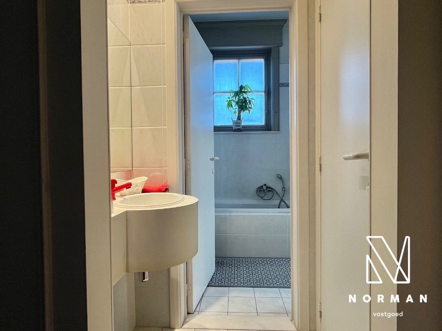 Zeer statige woning te koop in Harelbeke! foto 9
