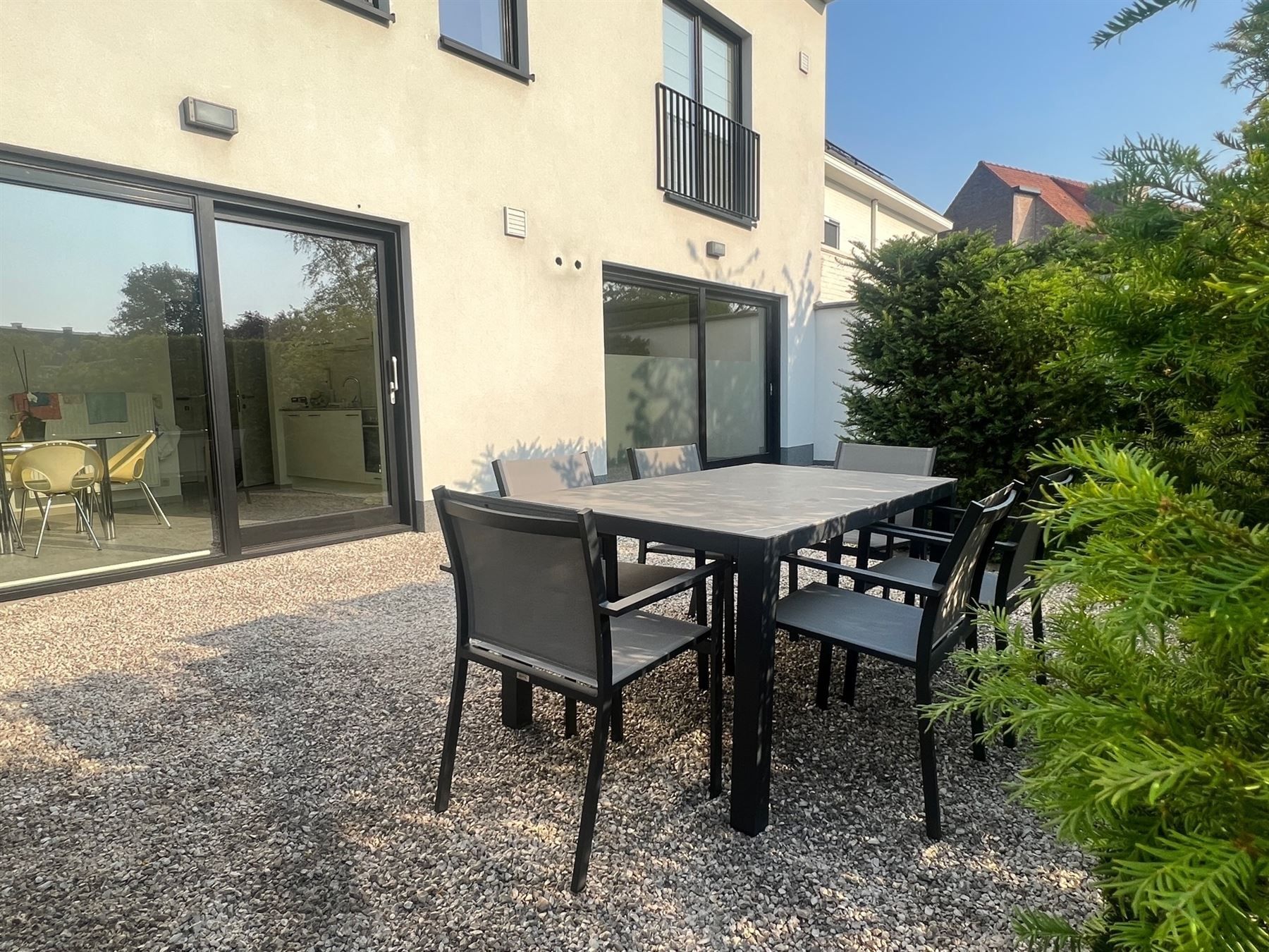 Goed gelegen eigentijds appartement foto 14