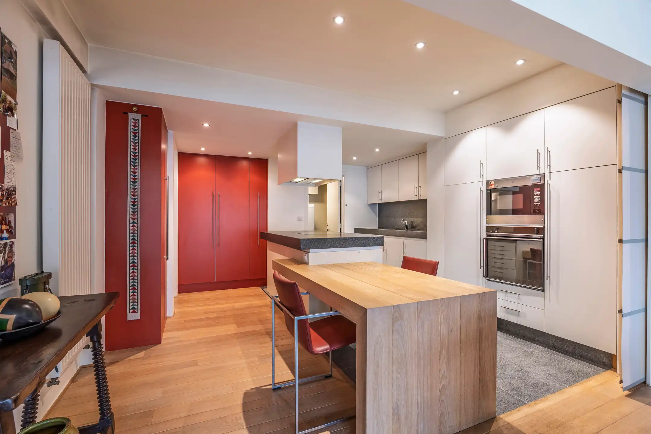 Instapklaar appartement van ca. 144 m² met garage foto 5