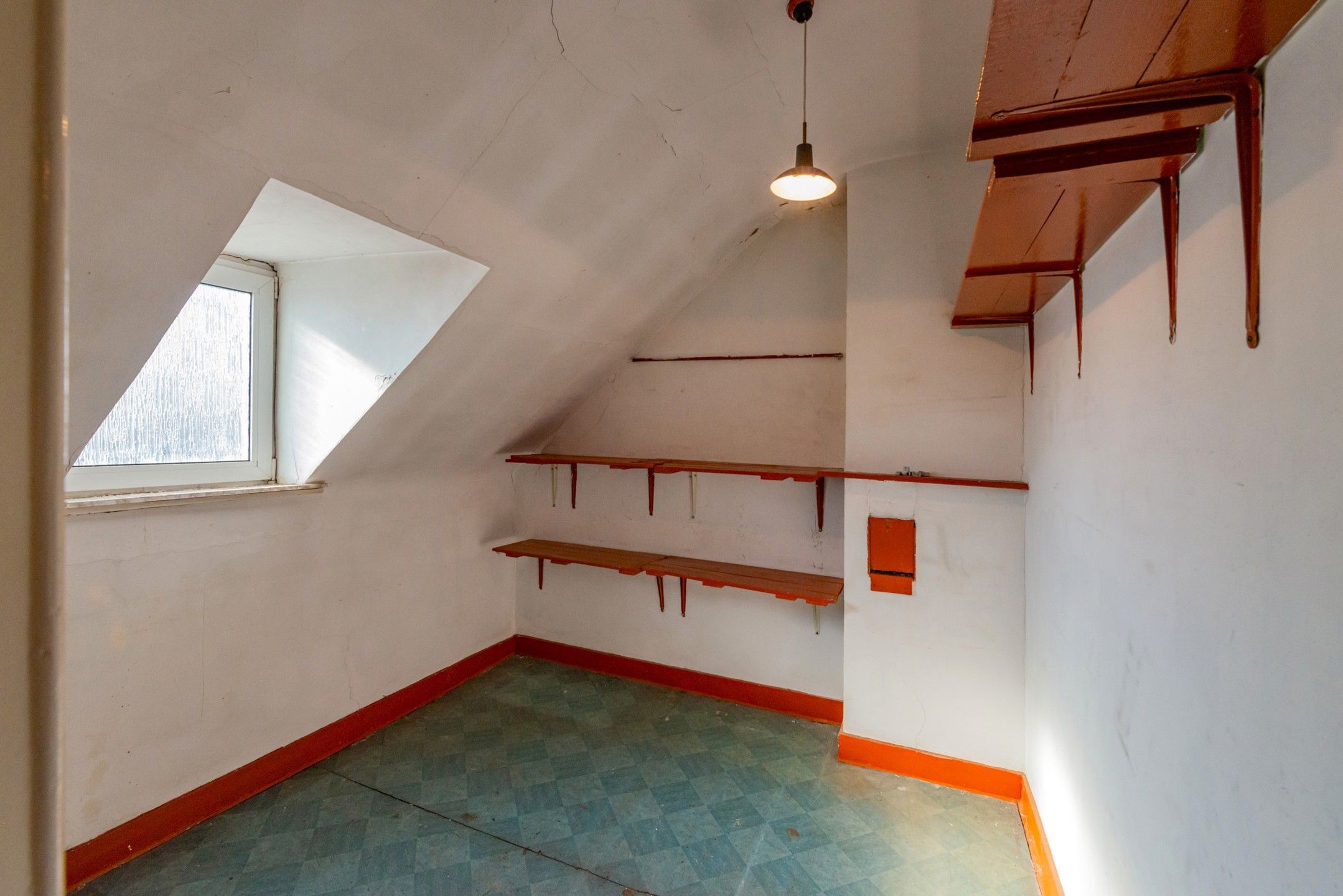 Te renoveren woning met potentieel in het hart van Audergem foto 12