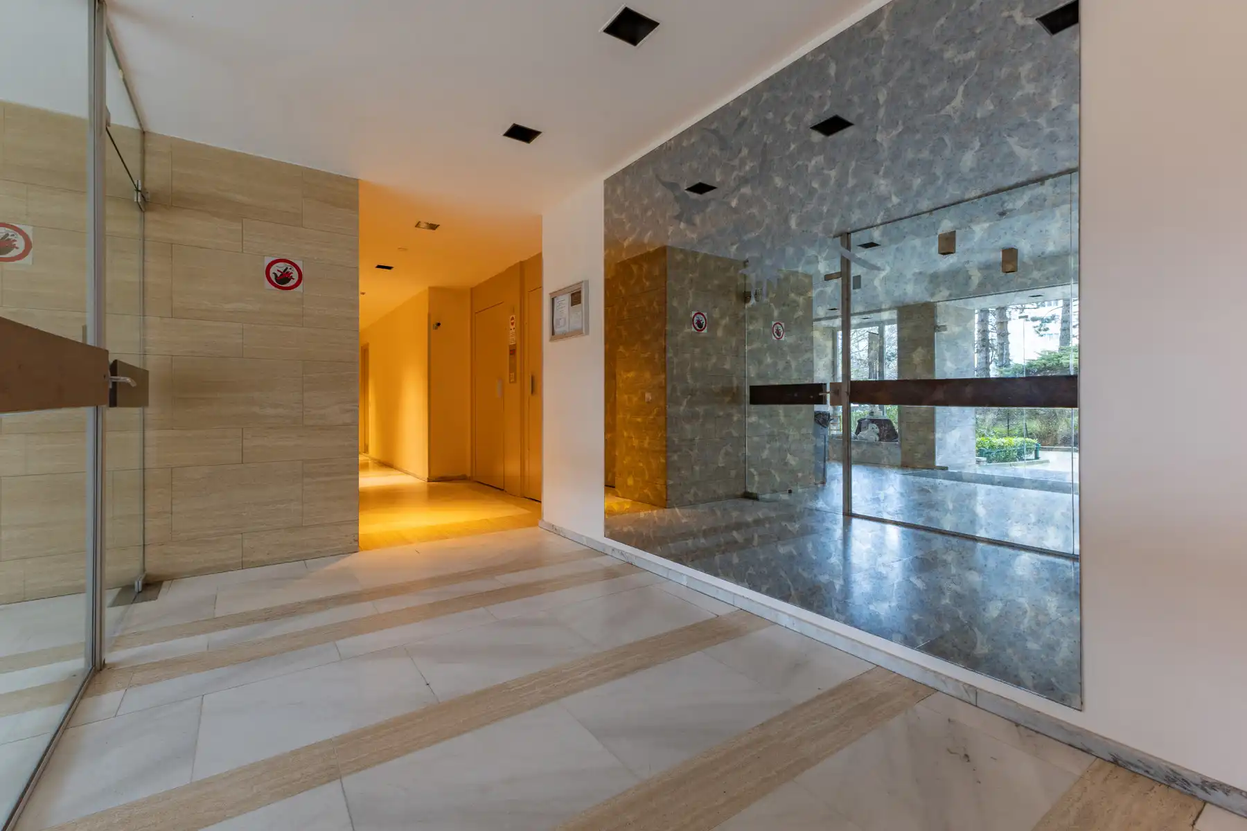 Goed gelegen appartement met twee slaapkamers foto 3