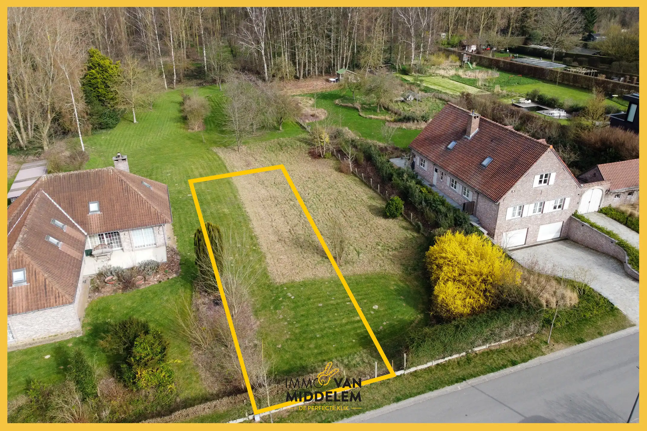 RUSTIG GELEGEN BOUWGROND VOOR HOB op +/- 4a21ca foto {{pictureIndex}}