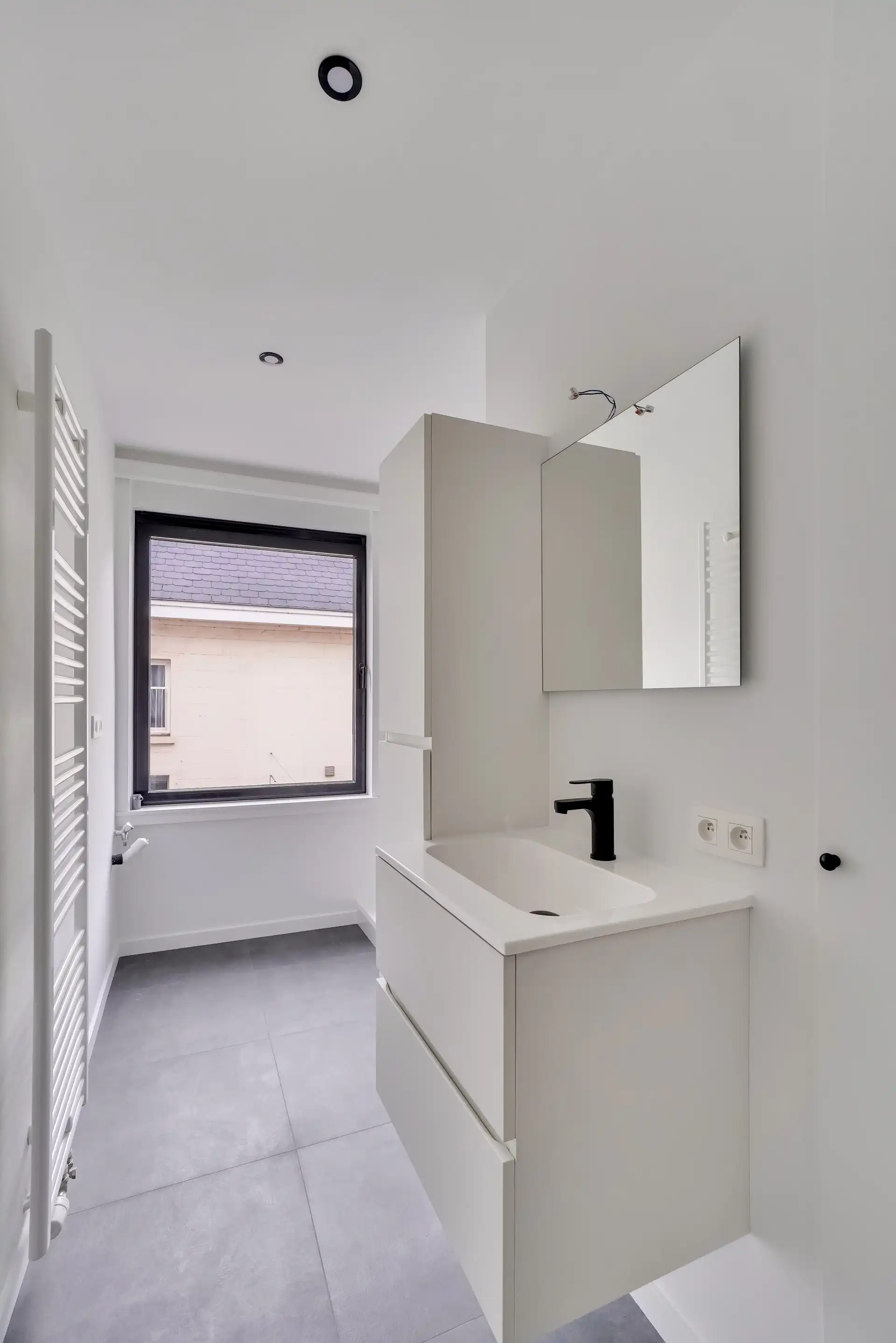 Stijlvol gerenoveerd 2 slaapkamer app. in het centrum Hasselt foto 19