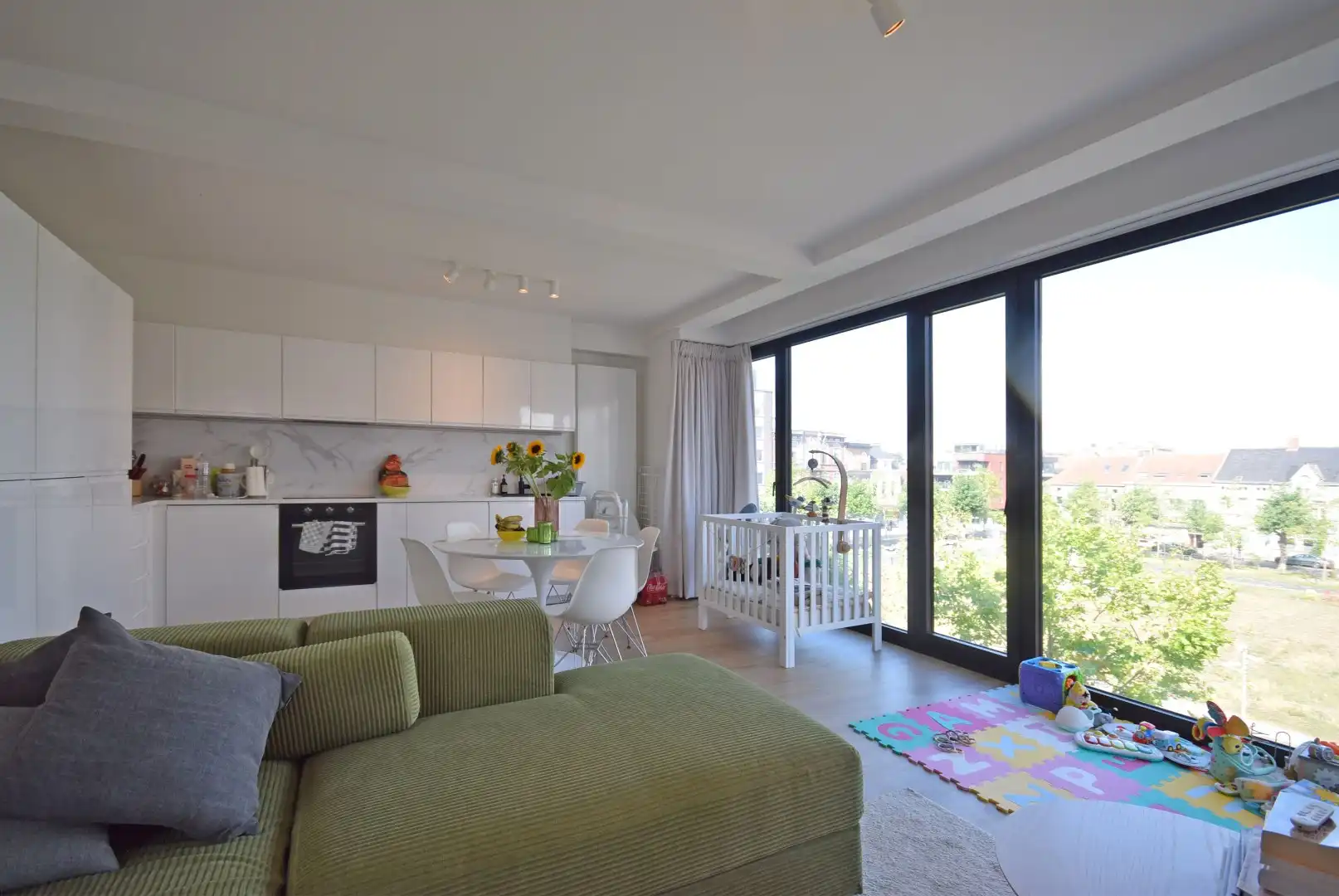 Gezellig 1-slaapkamerappartement met panoramisch zicht in het stadscentrum foto 5