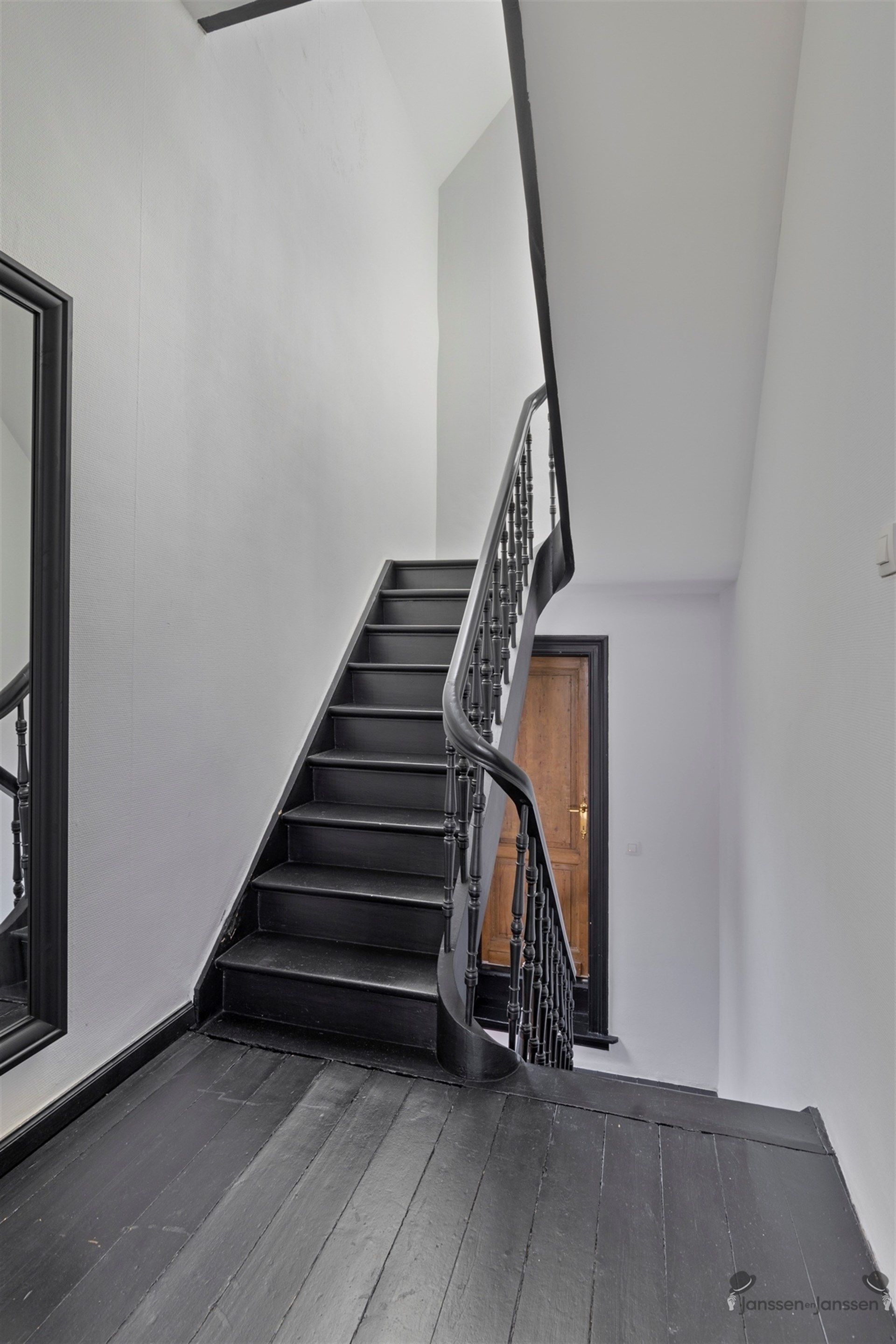 Veelzijdige Hoekwoning met 3 tot 5 slpk op centrale locatie wonen, werken of groeien met het gezin foto 12