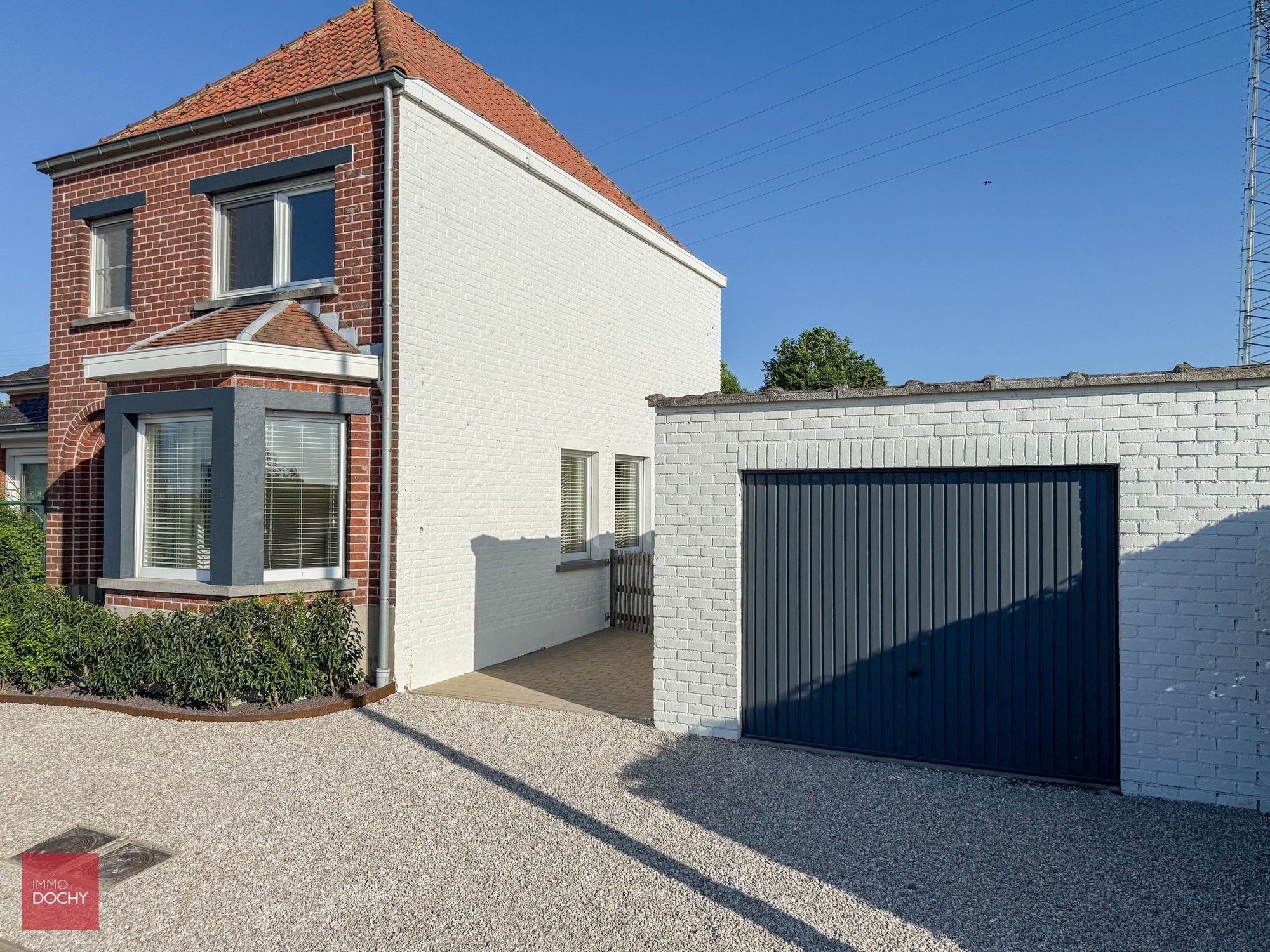 VOLLEDIG  VERNIEUWDE koppelwoning met zuidgerichte tuin in verkeersarme straat | Sparrestraat foto 2