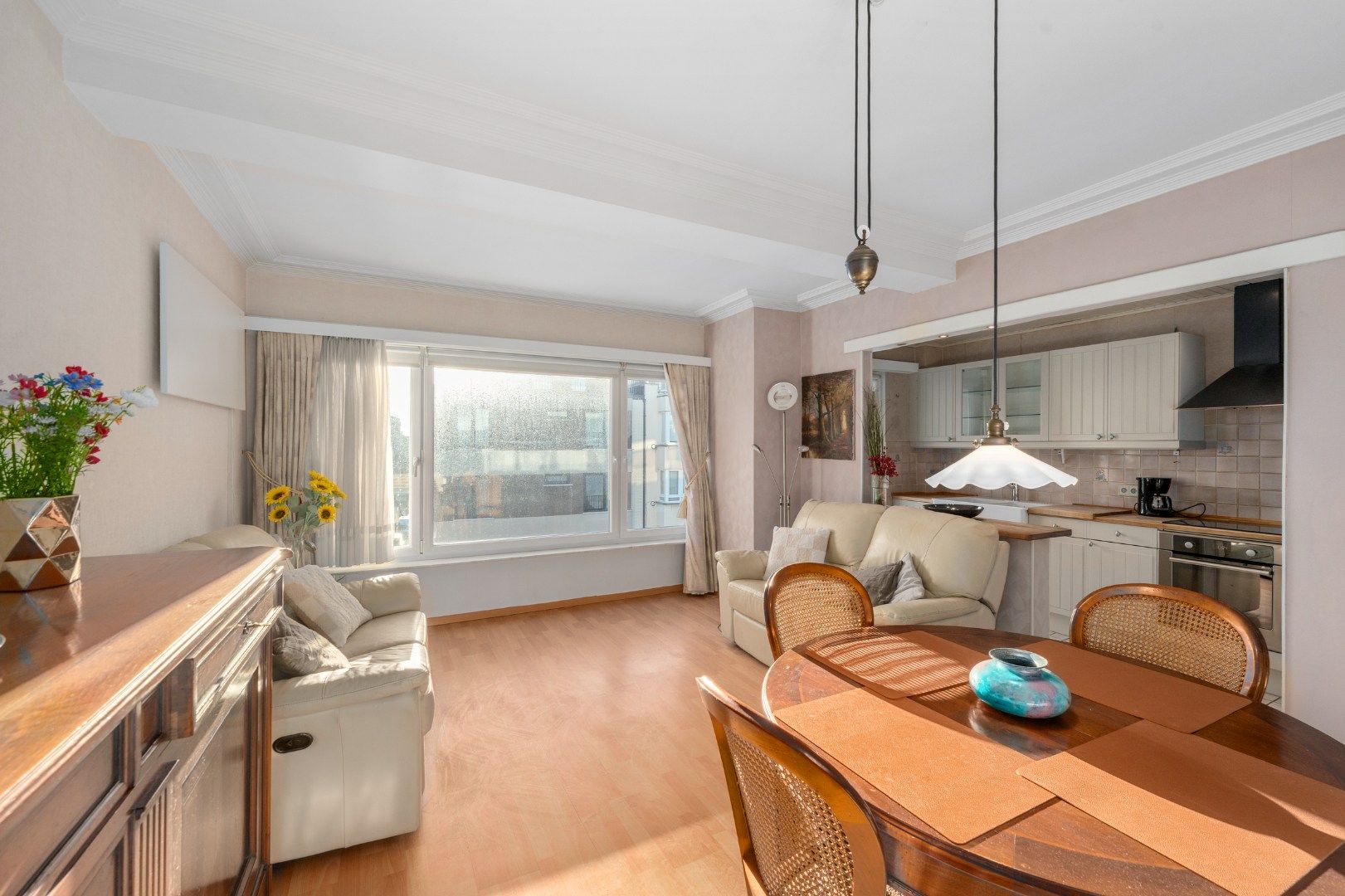 Instapklaar en lichtrijk appartement met twee terrassen in het centrum van Oostende foto 3