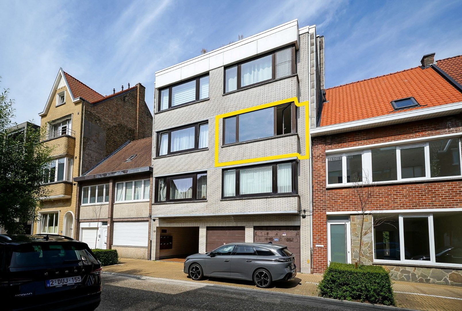 Instapklaar 2-slaapkamerappartement met private staanplaats te Mariakerke (Oostende) foto {{pictureIndex}}