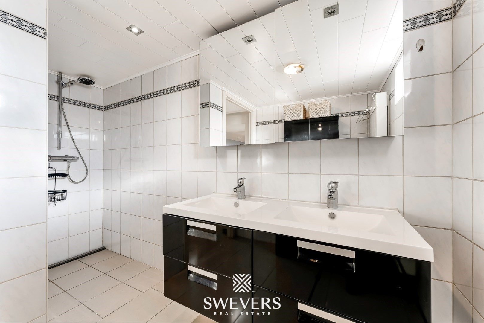 Instapklare woning met handelszaak en appartement in Geetbets foto 20