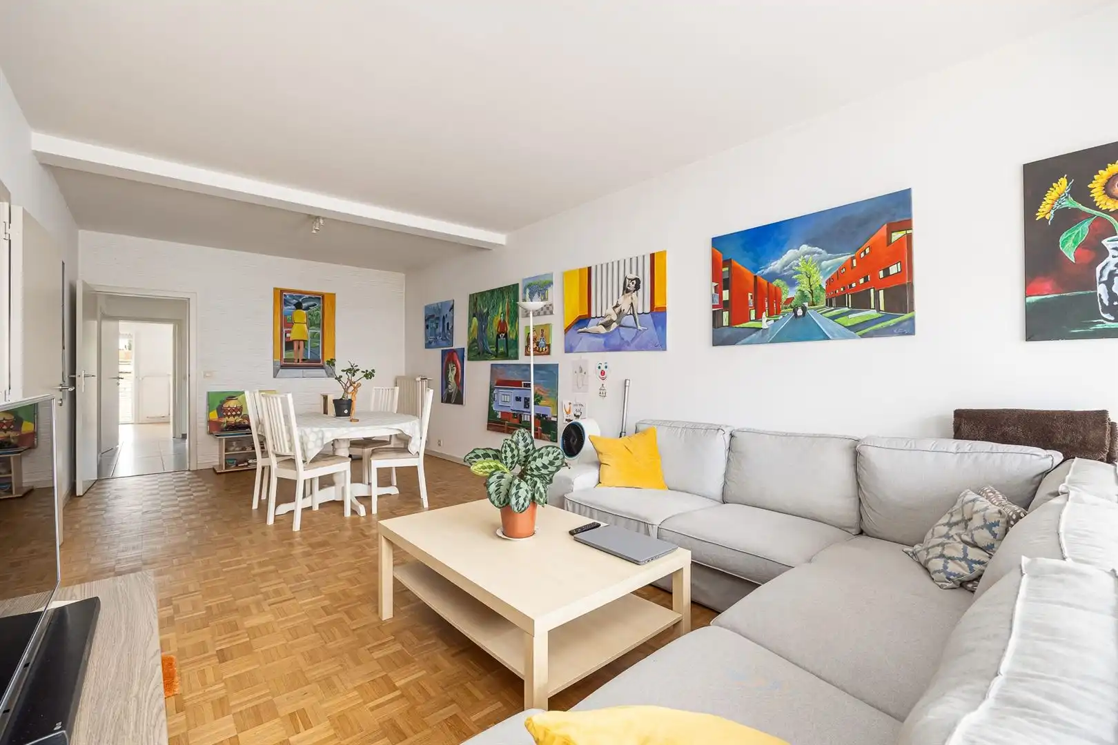 Opbrengsteigendom met 5 appartementen en garages foto 11