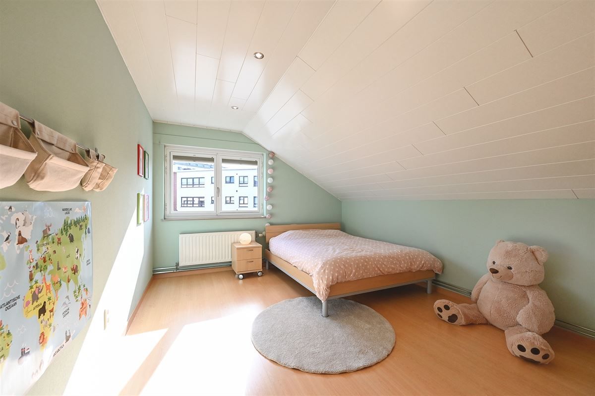 Zeer ruime villa met mogelijkheid voor praktijk of zorgwoning foto 17