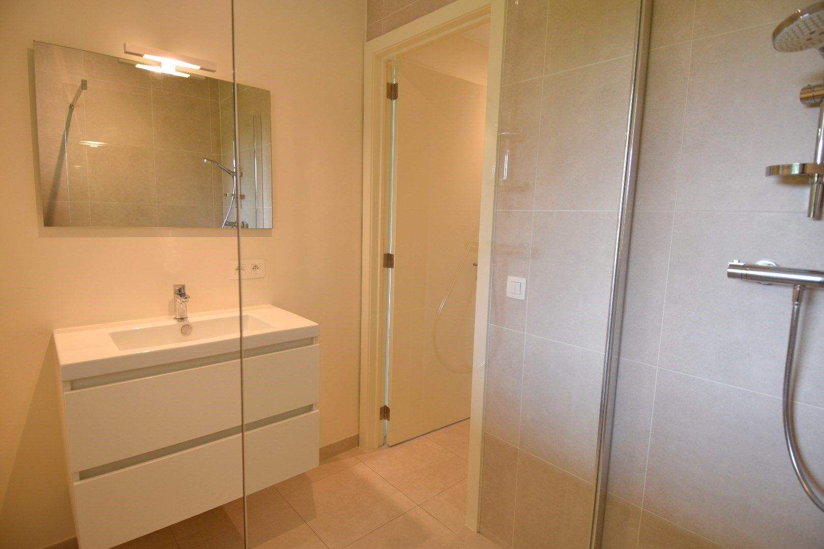Instapklaar appartement met zicht op de markt, 2 slaapkamers in hartje Gullegem foto 7