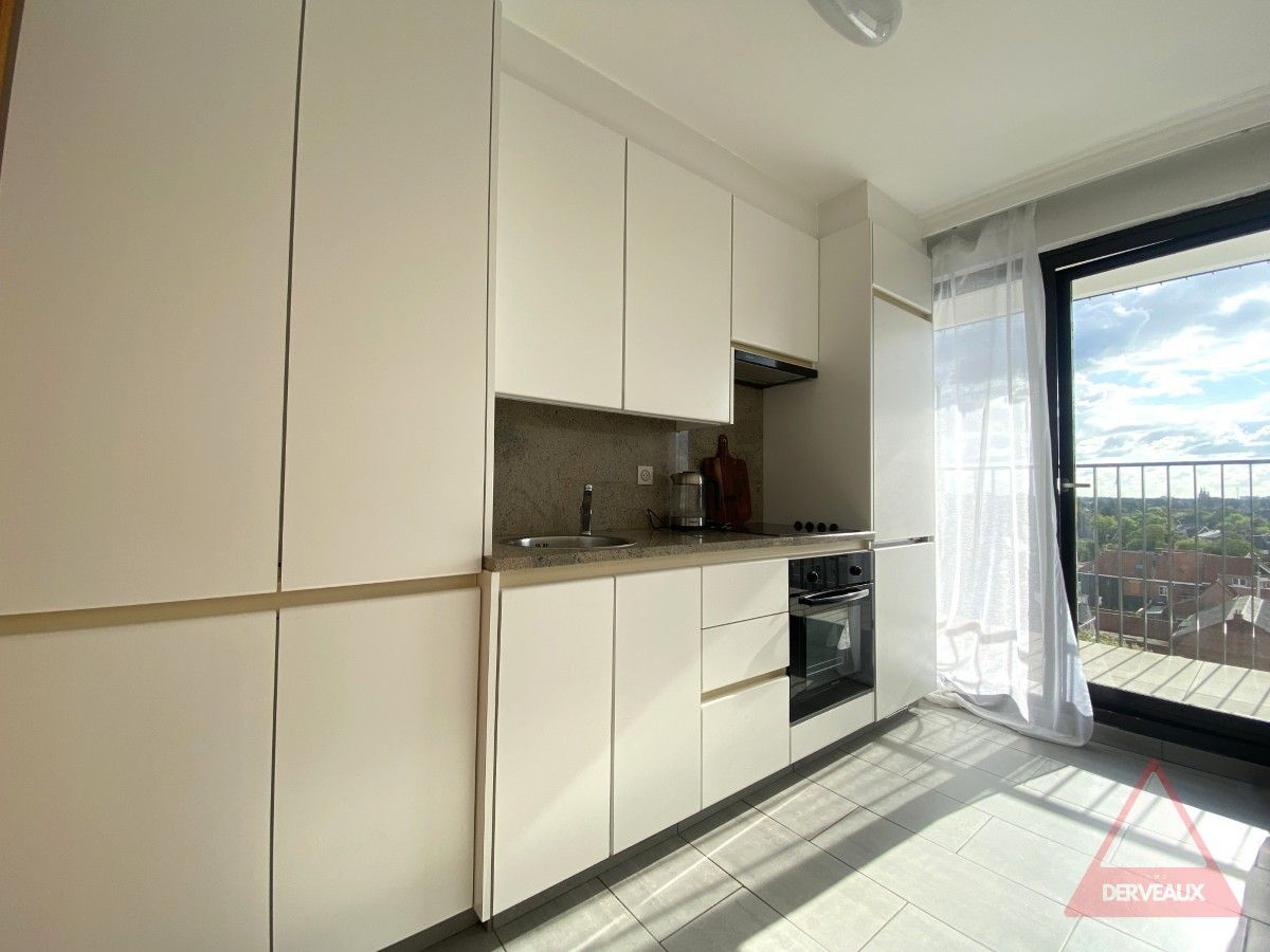 Roeselare – Lichtrijk appartement met terras op het 7de verdiep foto 6