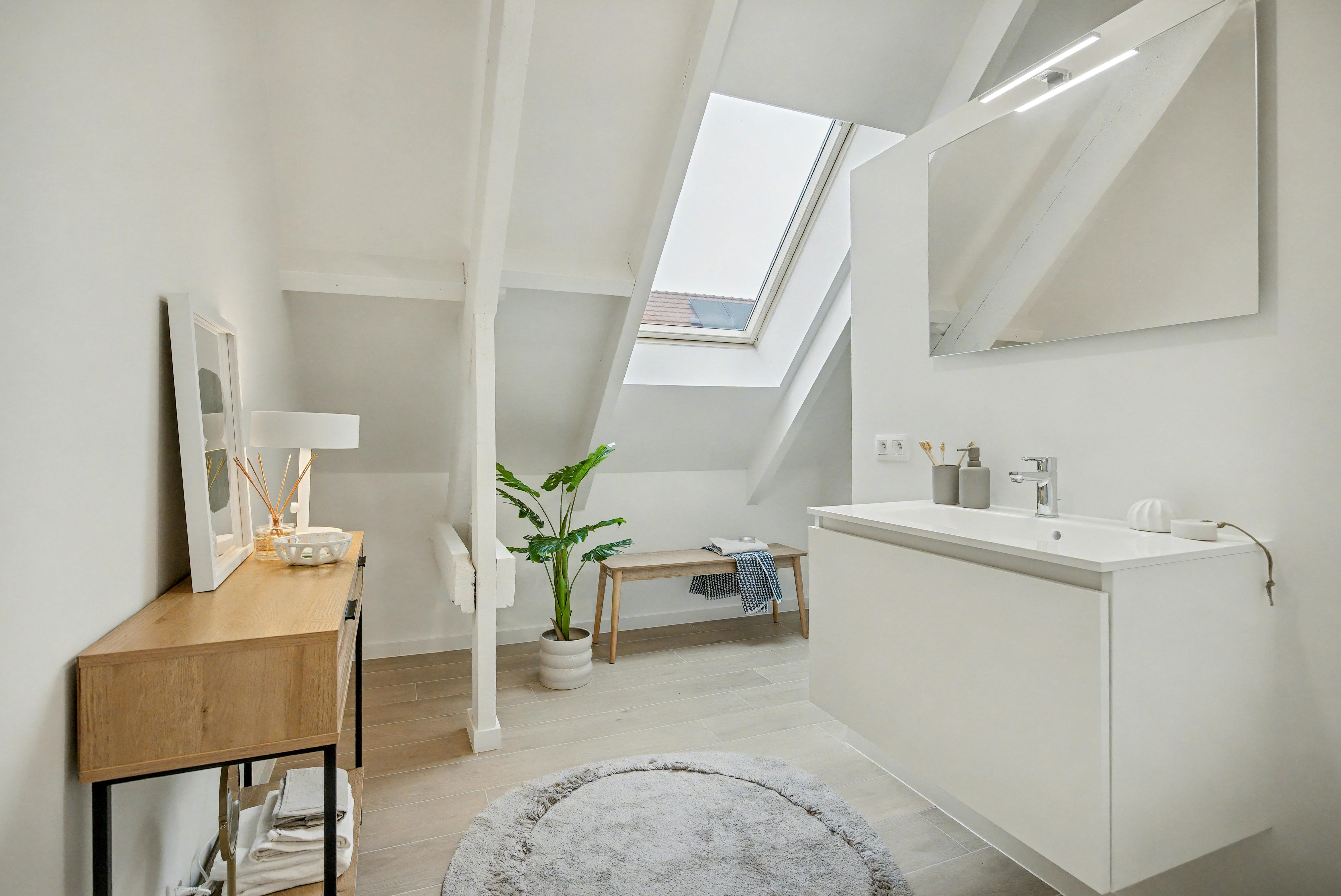 Unieke woning met 3 slaapkamers en twee badkamers foto 7