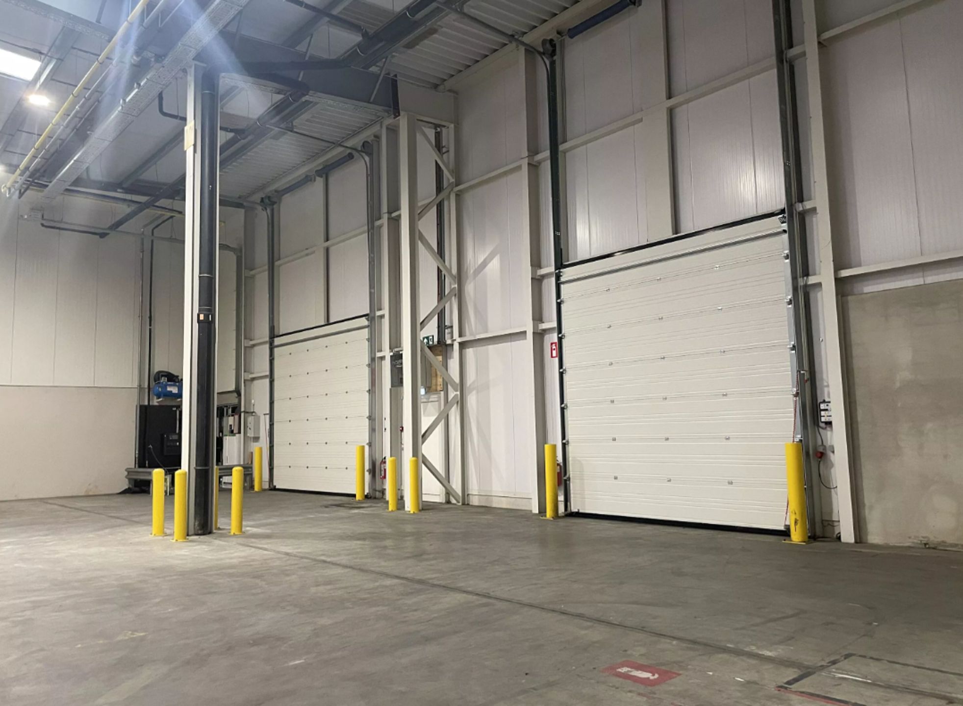 Industrieel pand te koop langs de Bosstraat 46 in Lummen.  foto 6